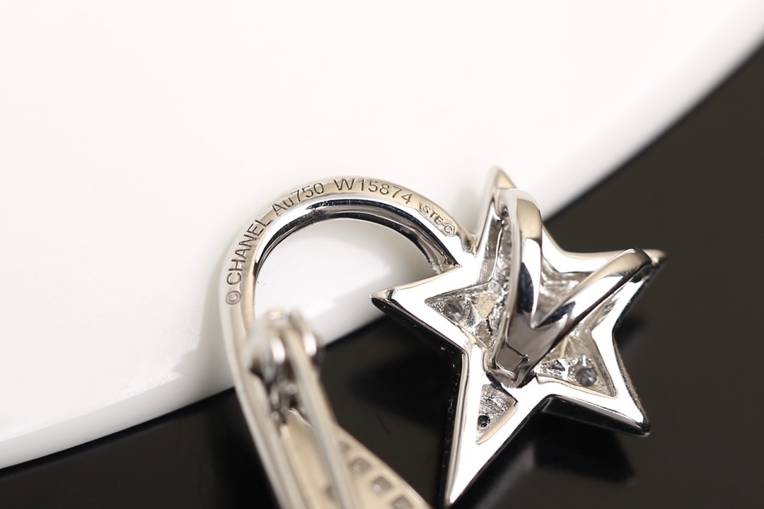 Elegant Shooting Star Jewelry Set - Necklace, Earrings & Brooch