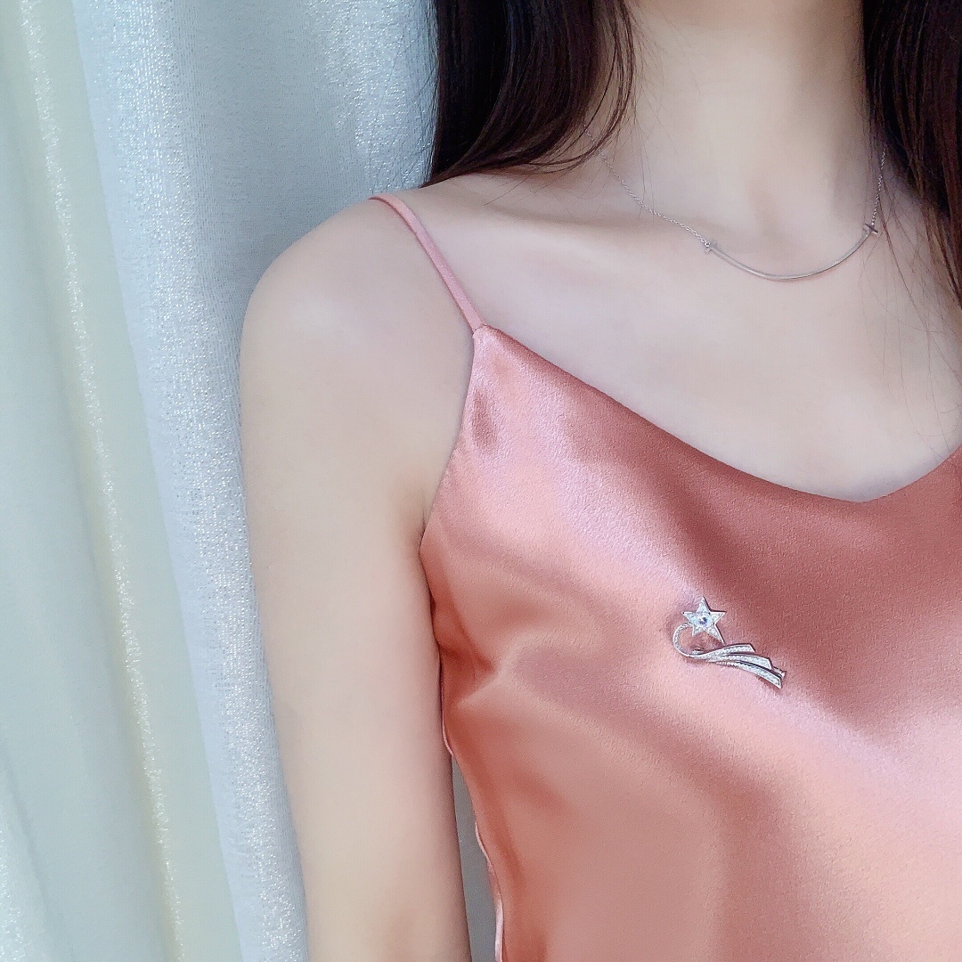 Elegant Shooting Star Jewelry Set - Necklace, Earrings & Brooch