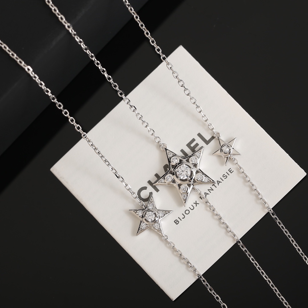 Elegant Star Pendant Double Layered Necklace with Sparkling Crystals
