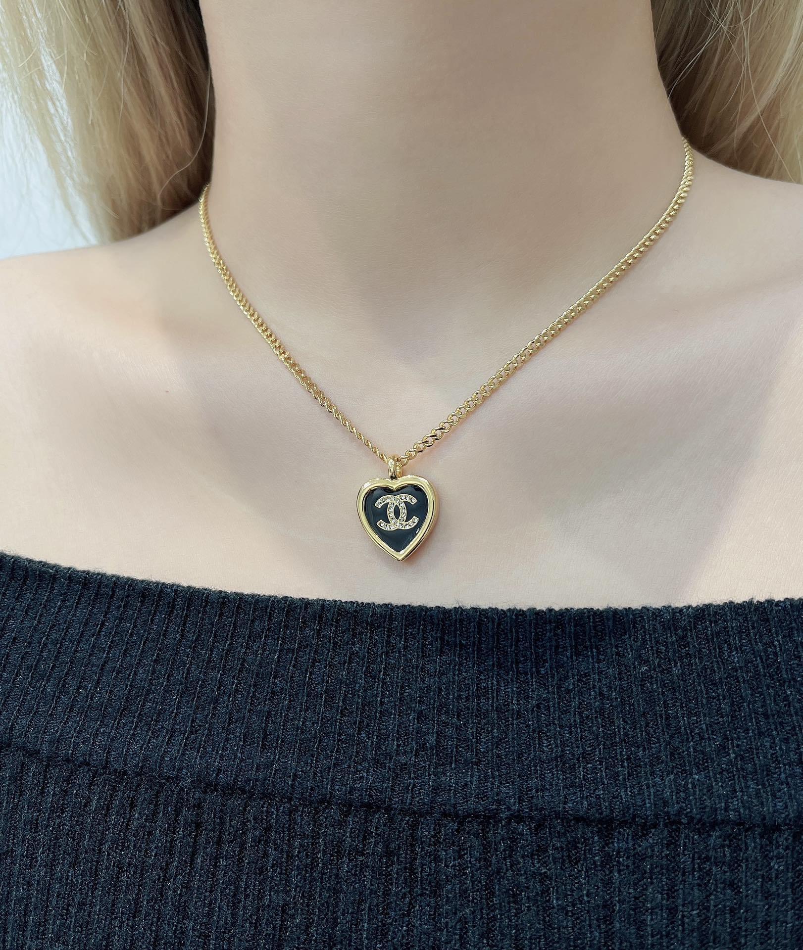 Chanel Luxury Gold & Black Heart Crystal CC Necklace & Earrings Set