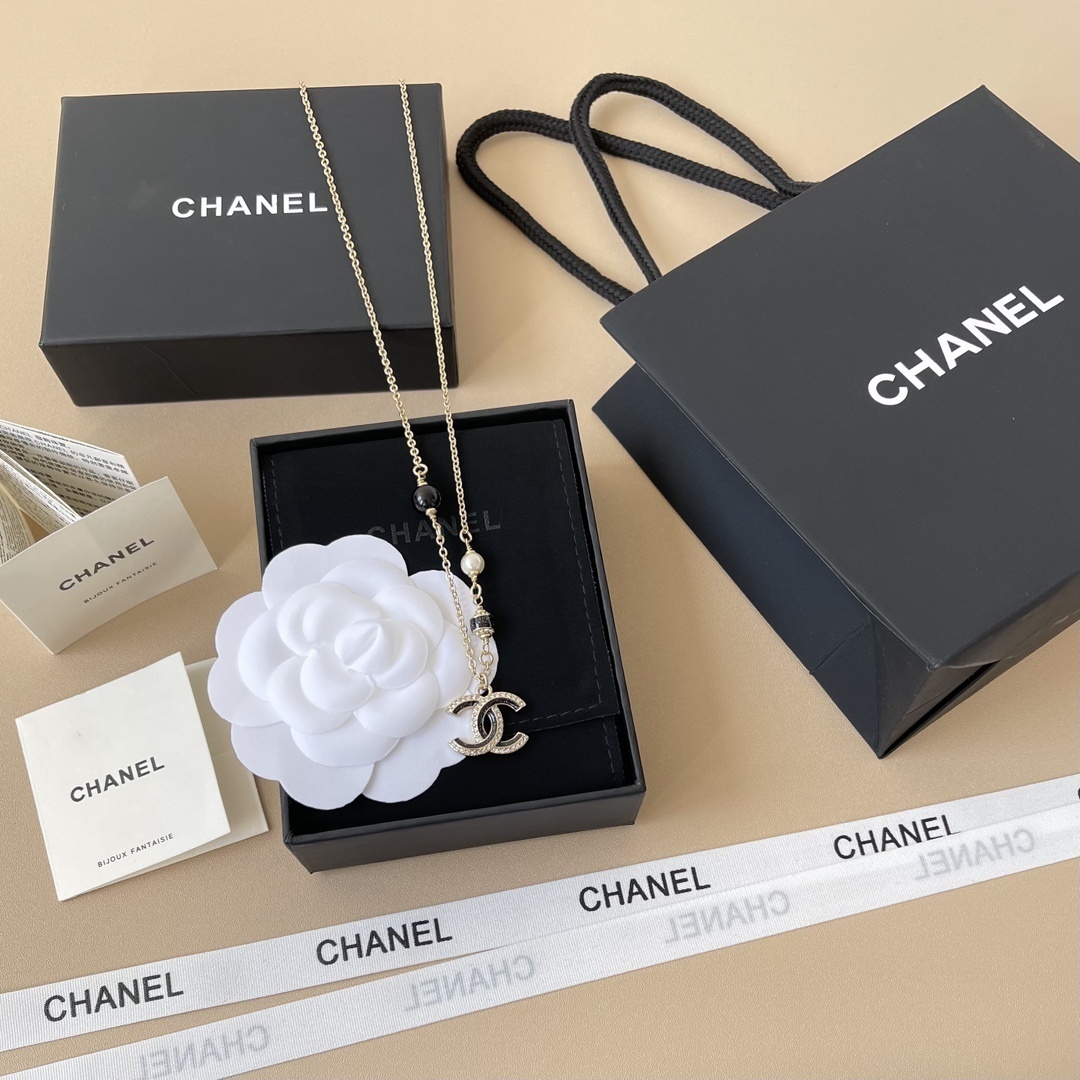 Luxury Chanel CC Pendant Necklace & Stud Earrings Jewelry Set