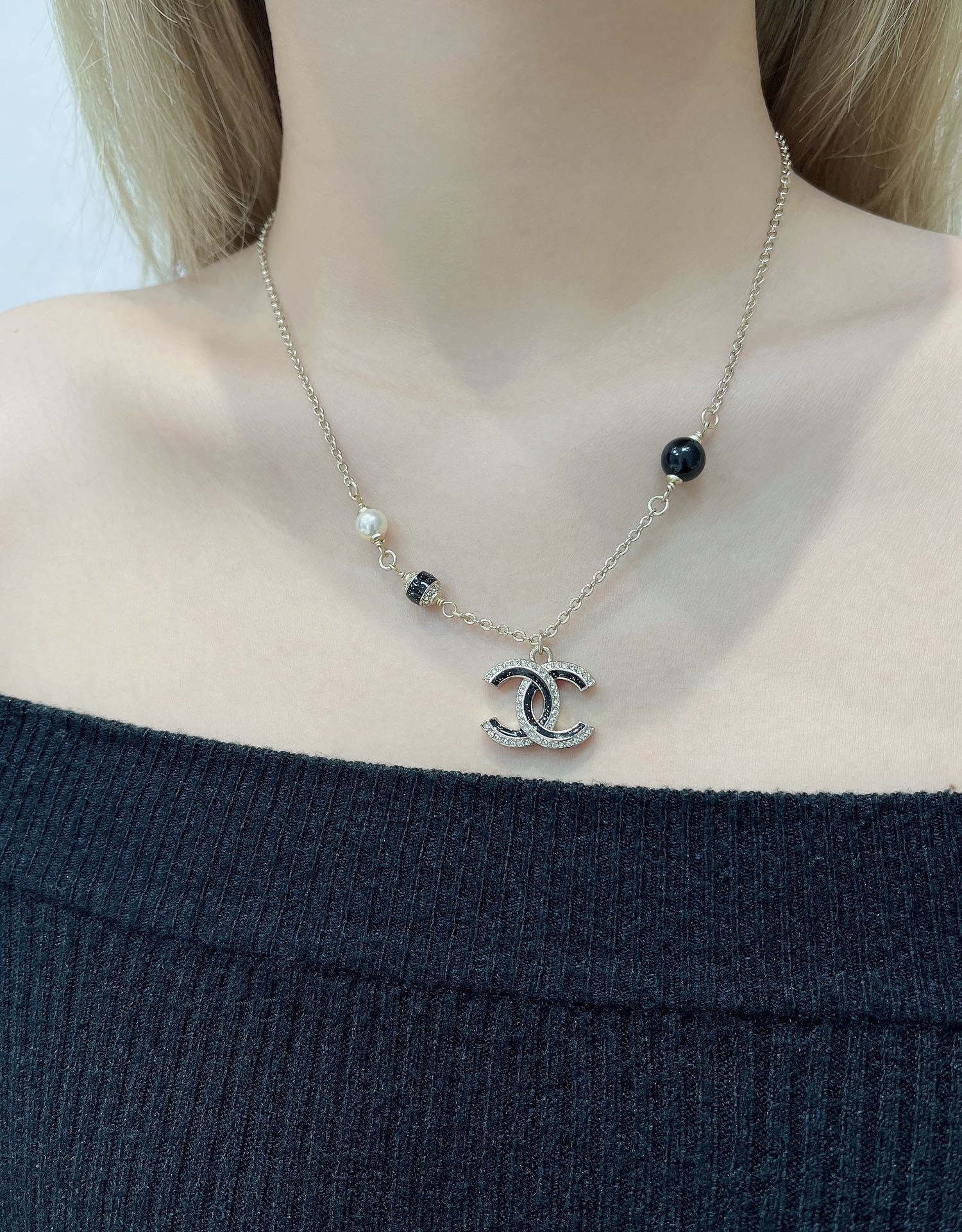 Luxury Chanel CC Pendant Necklace & Stud Earrings Jewelry Set