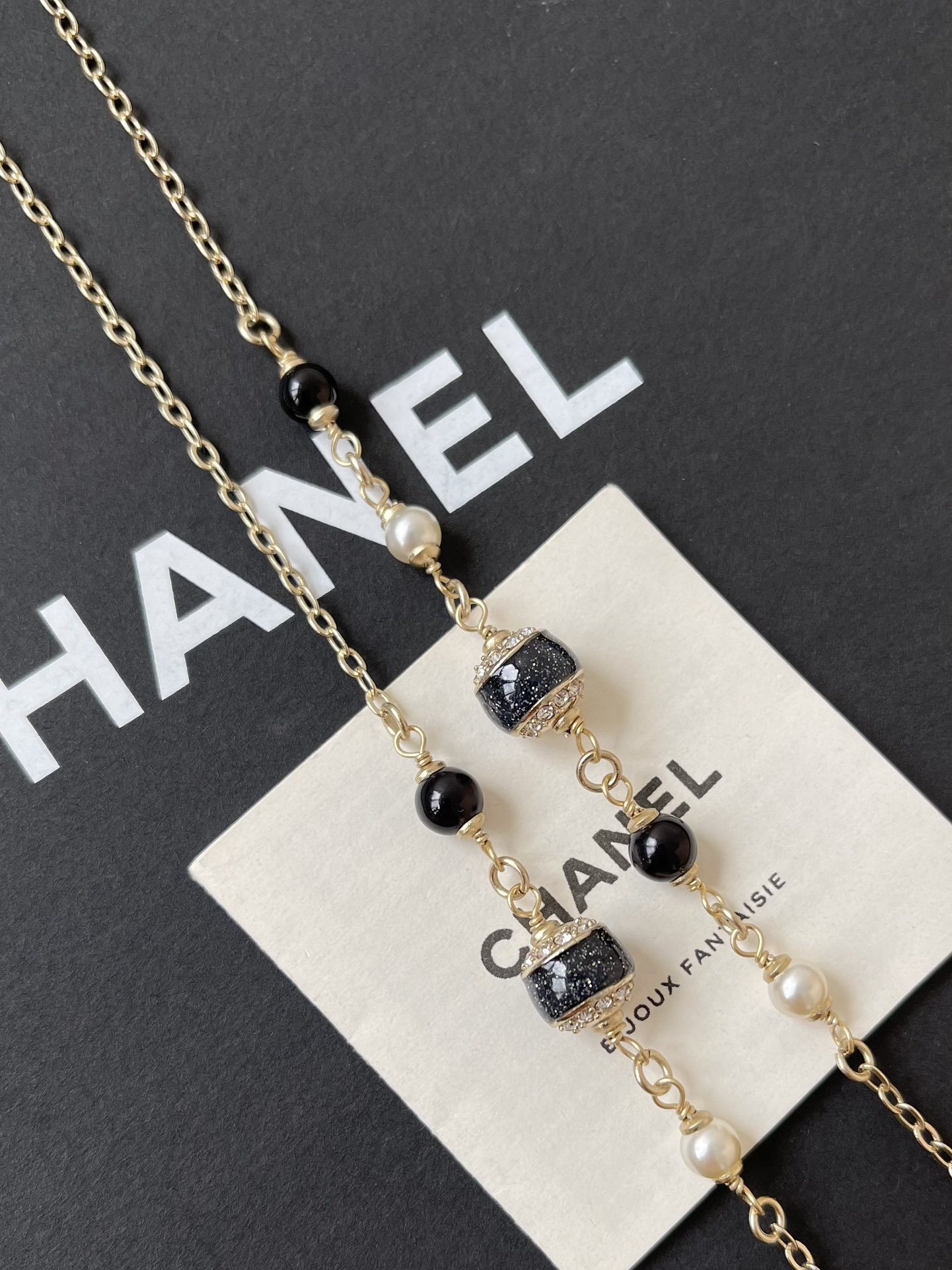 Luxury Double-Layer Gold Necklace with Pearls and Crystal CC Logo