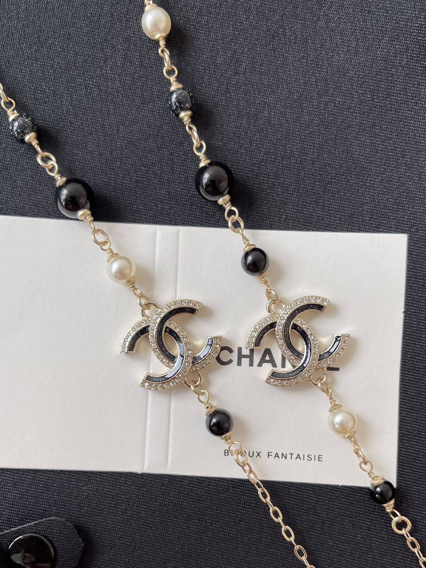 Luxury Double-Layer Gold Necklace with Pearls and Crystal CC Logo