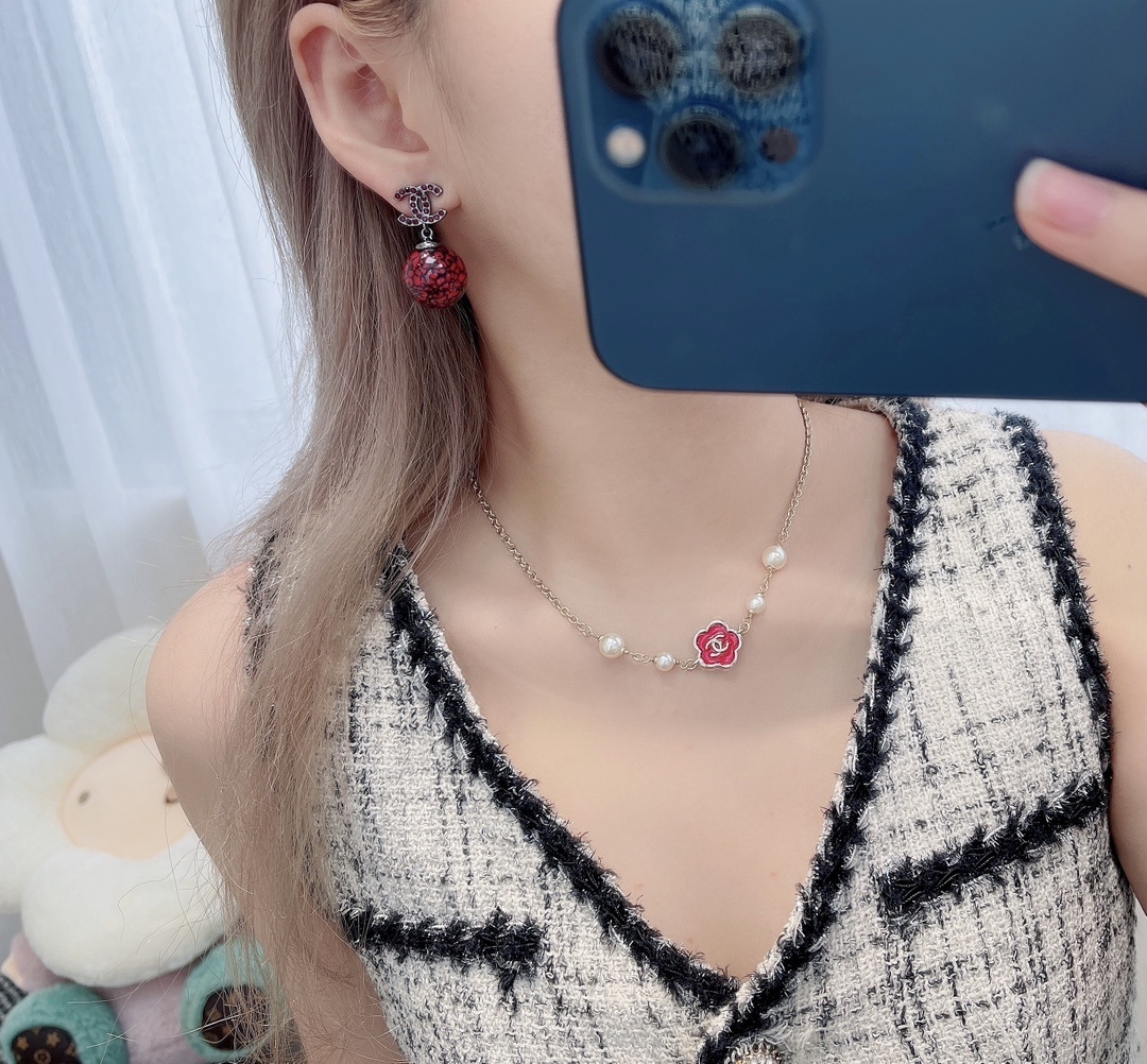 Chanel Red Camellia Pearl Necklace - Elegant CC Logo Gold Jewelry