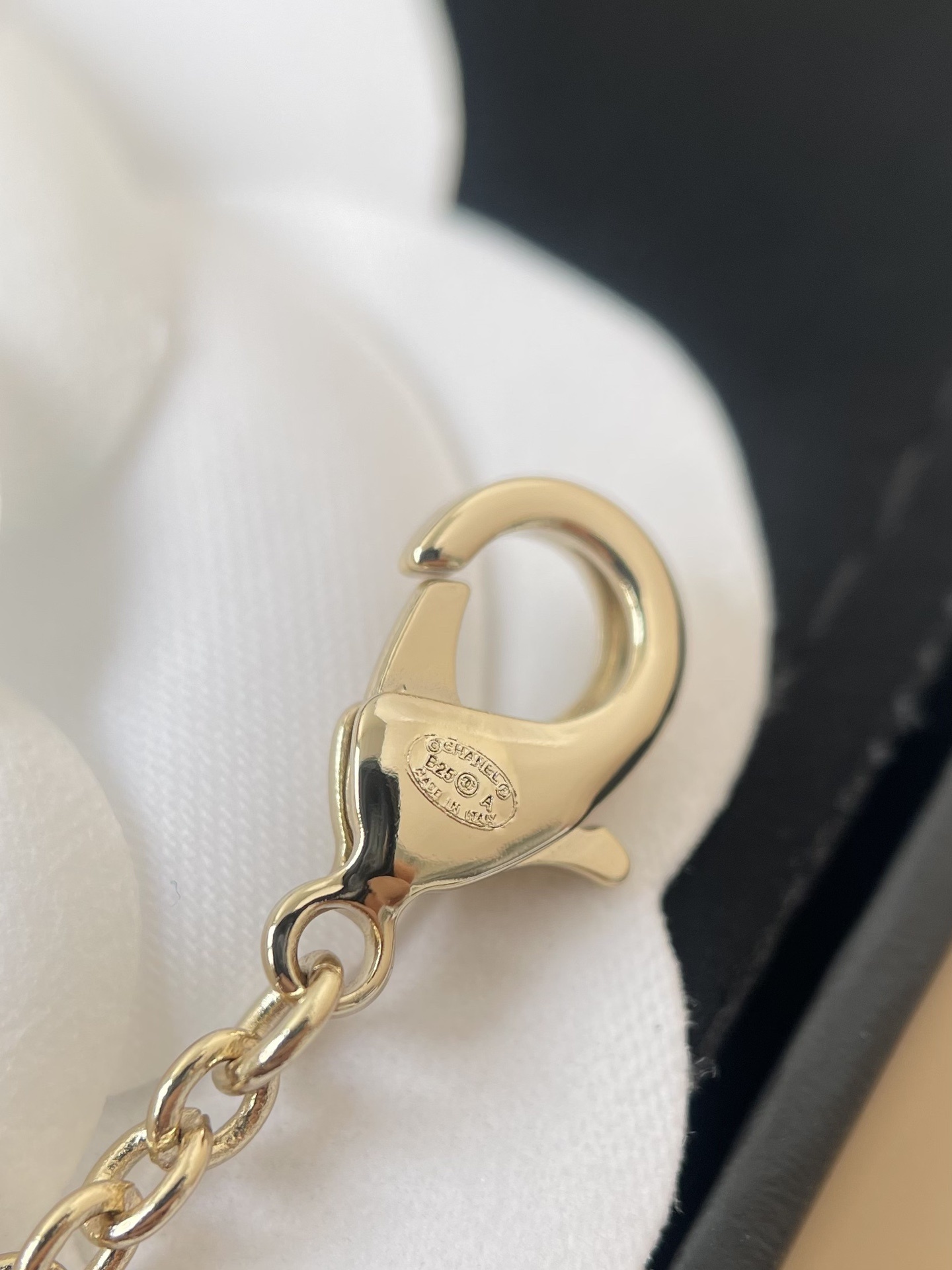 Chanel Red Camellia Pearl Necklace - Elegant CC Logo Gold Jewelry