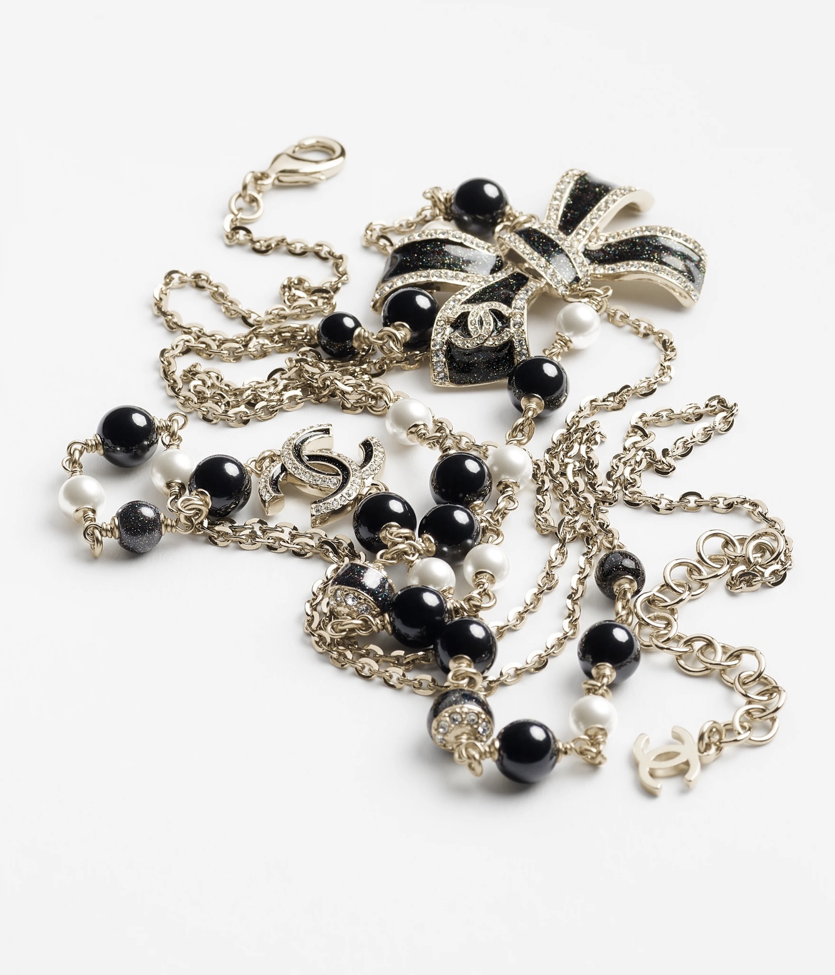 Chanel 2025/26 Fall-Winter Long Necklace with Bow and CC Logo