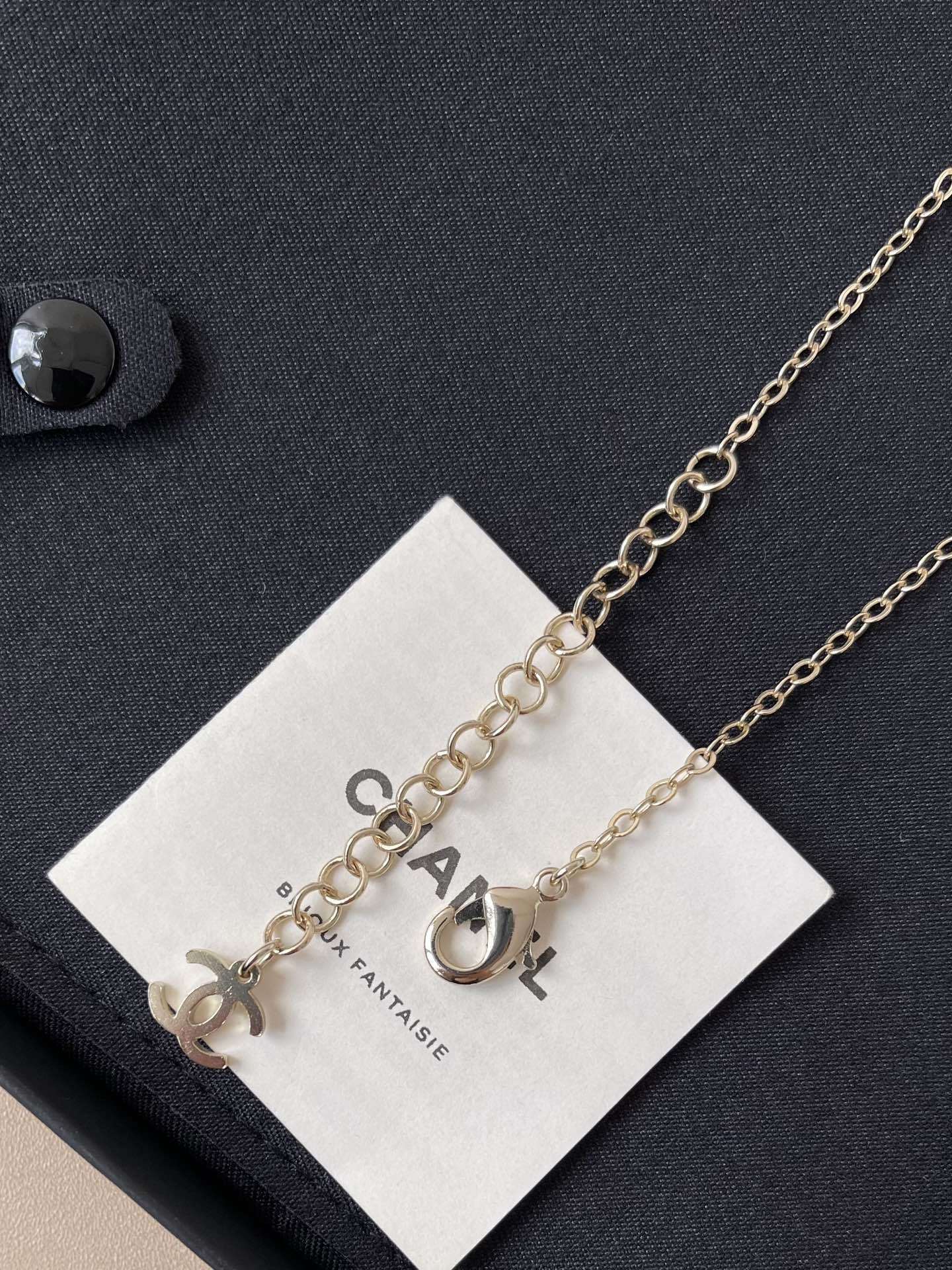 Chanel 2025/26 Fall-Winter Long Necklace with Bow and CC Logo