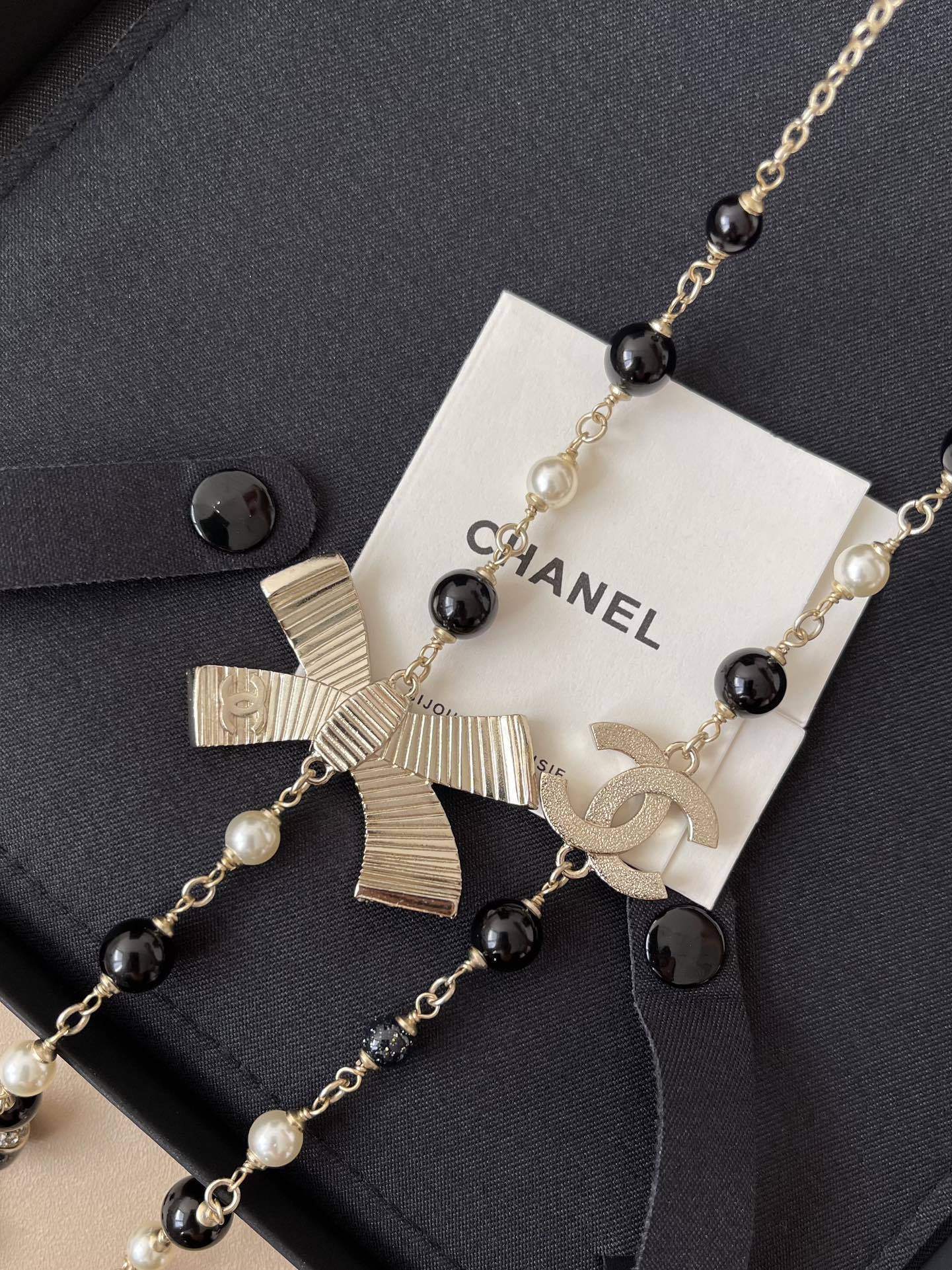 Chanel 2025/26 Fall-Winter Long Necklace with Bow and CC Logo