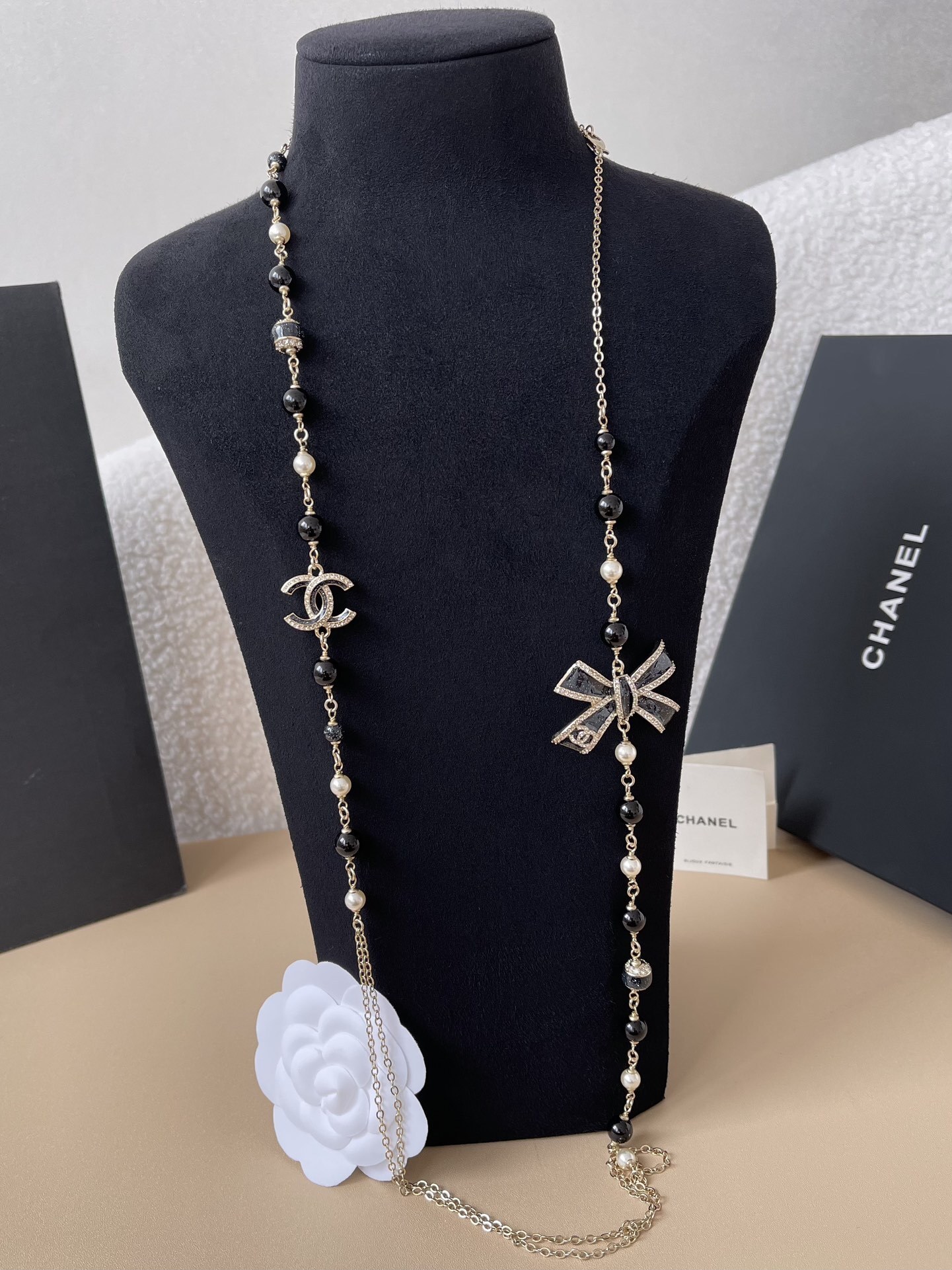 Chanel 2025/26 Fall-Winter Long Necklace with Bow and CC Logo