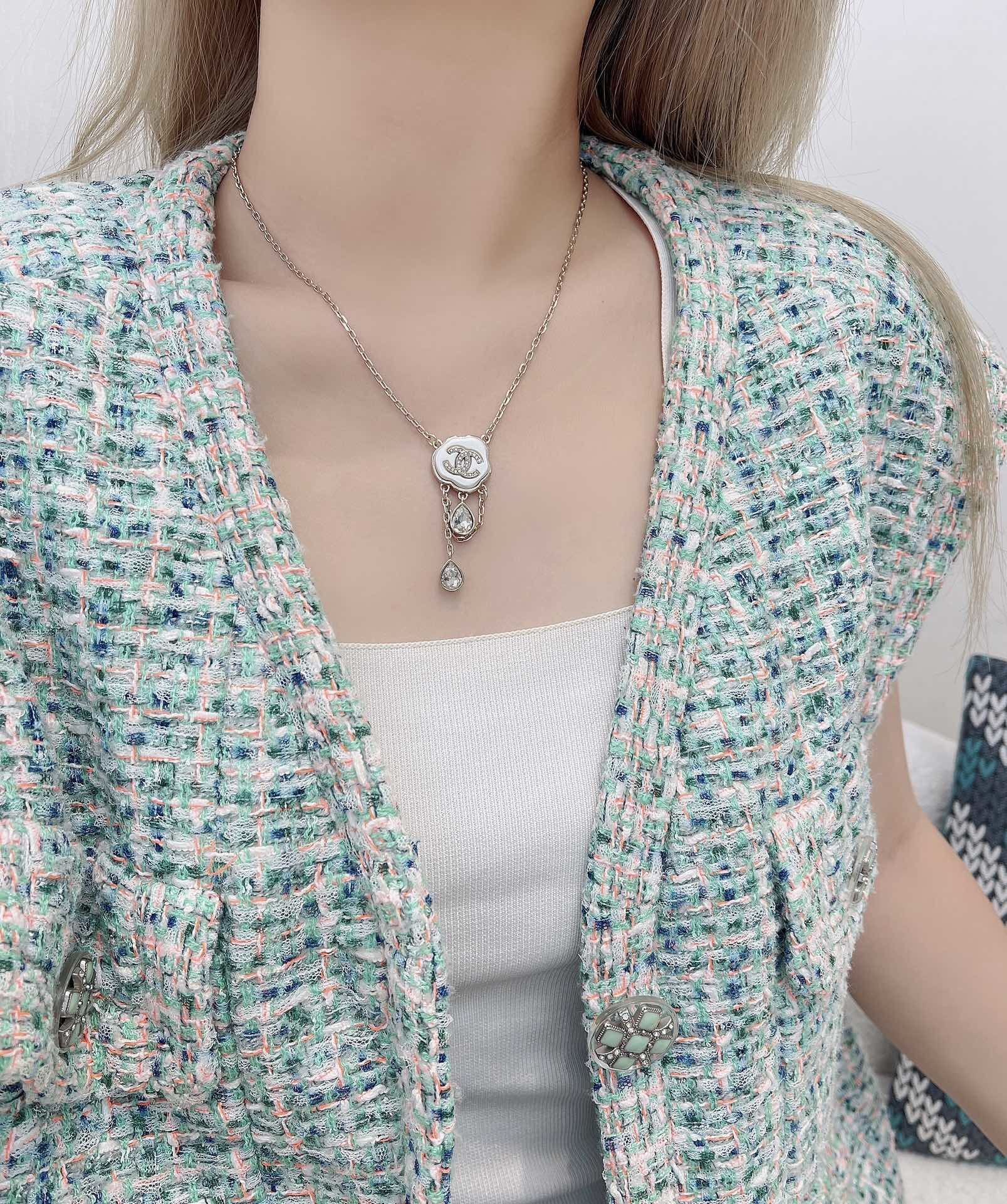 Chanel Gold Camellia CC Logo Necklace with Crystal Teardrops