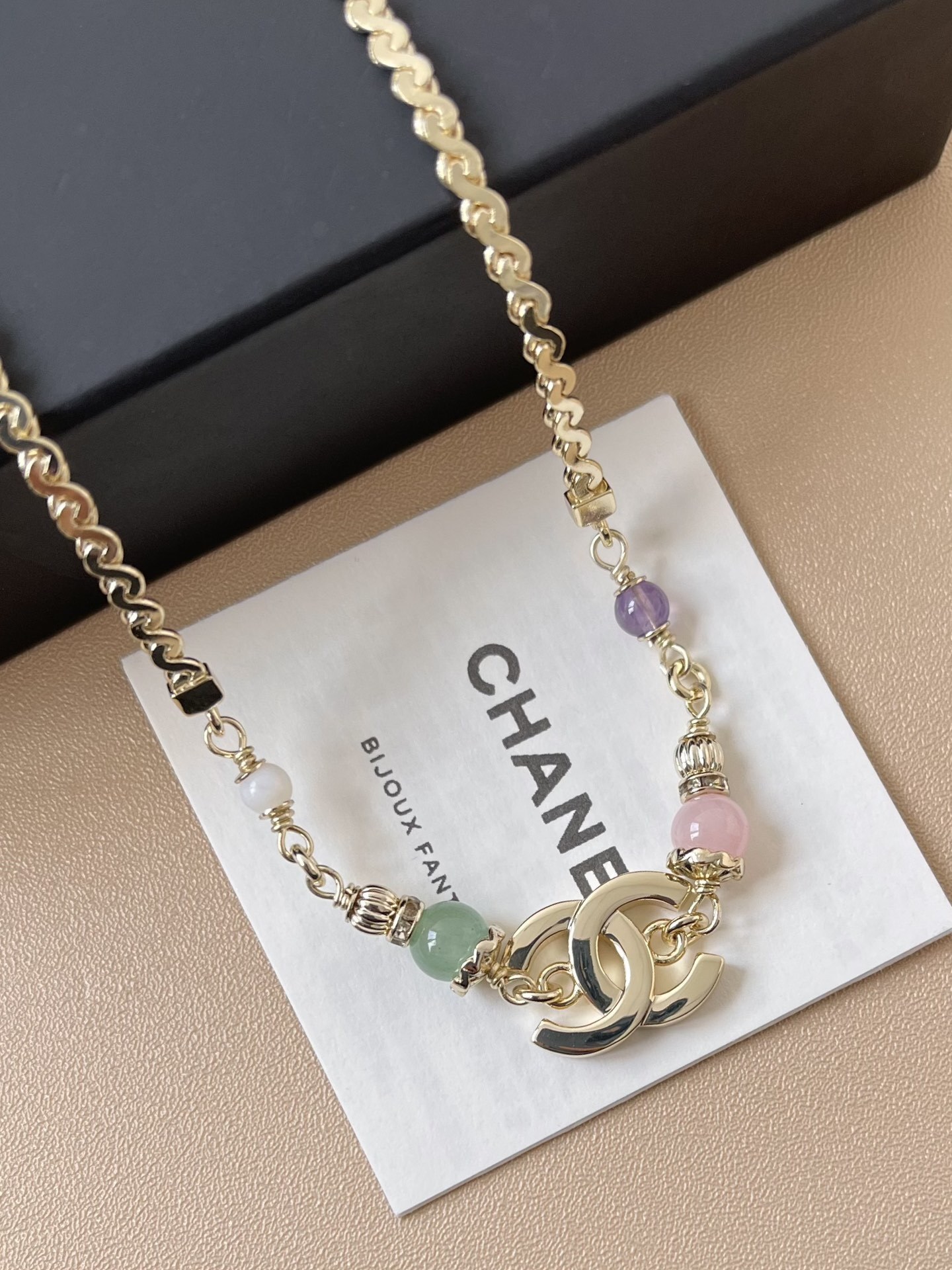 Luxury CC Logo Gold Necklace with Pastel Beads - Elegant Gift Set