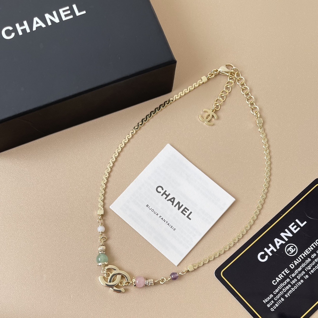 Luxury CC Logo Gold Necklace with Pastel Beads - Elegant Gift Set