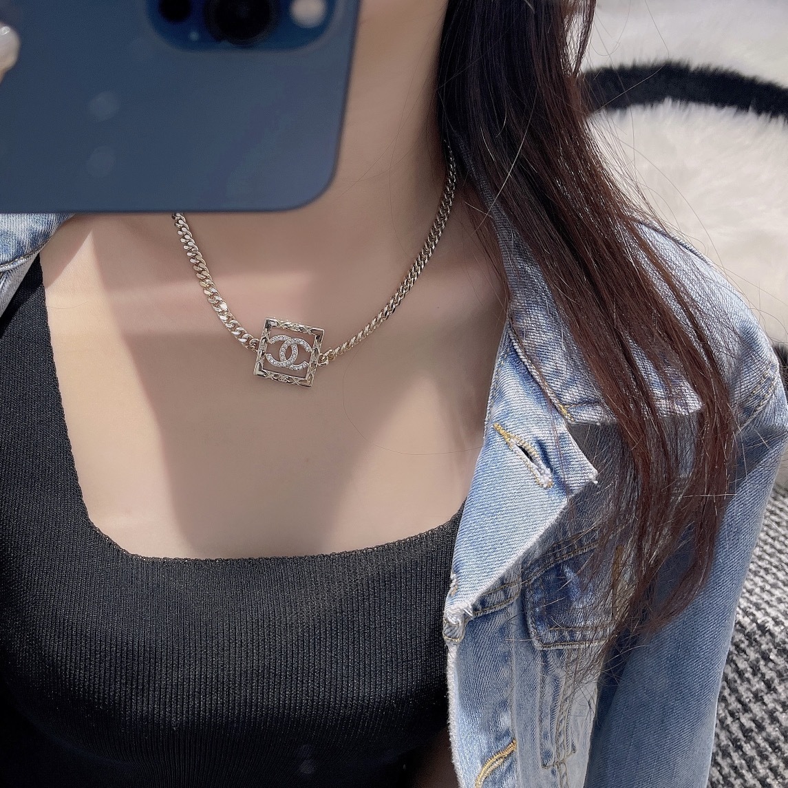 Elegant Gold Tone Crystal Double C Square Pendant Chain Necklace