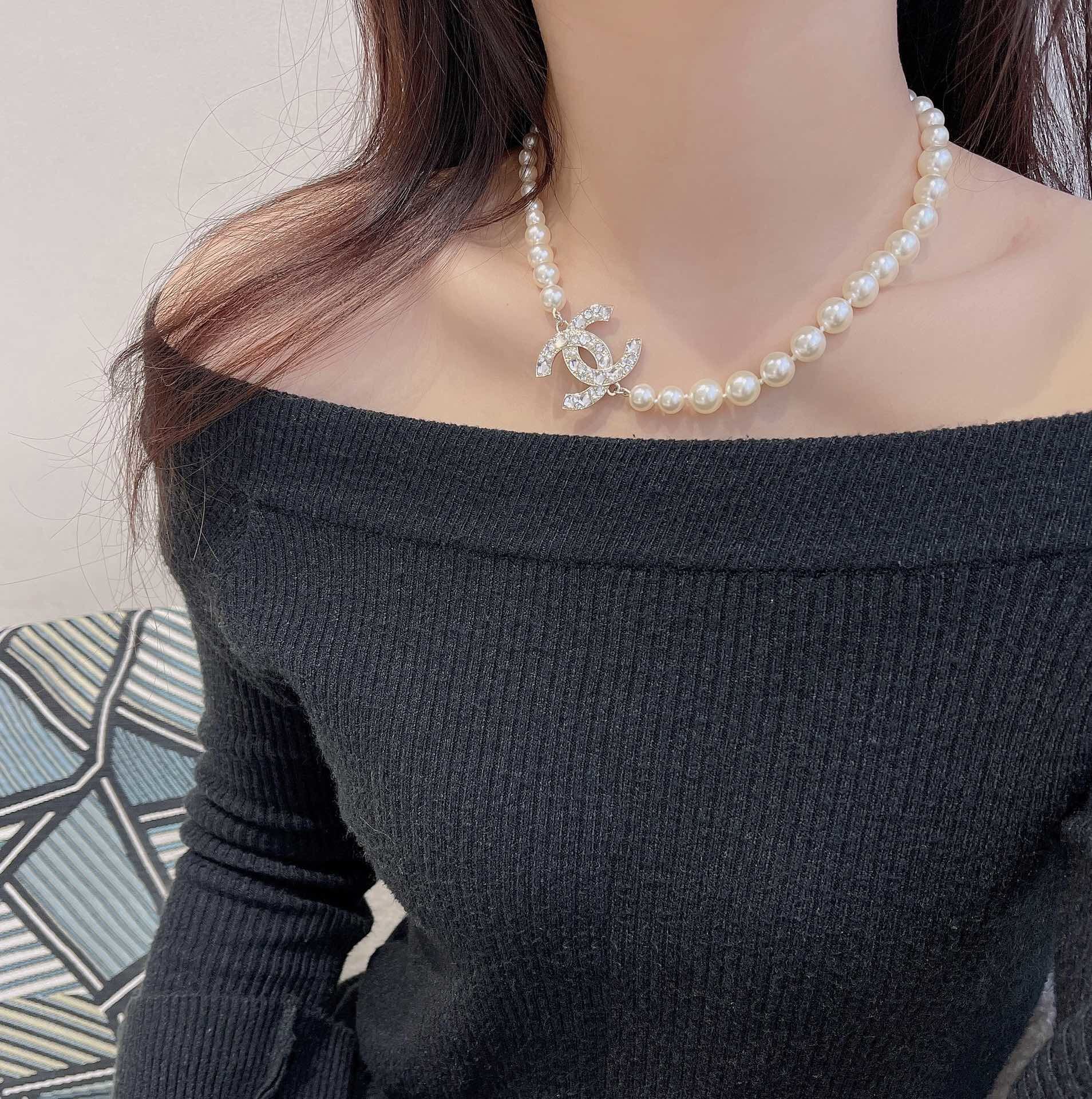 Luxury Crystal Double C Pearl Necklace – Elegant Jewelry for Women