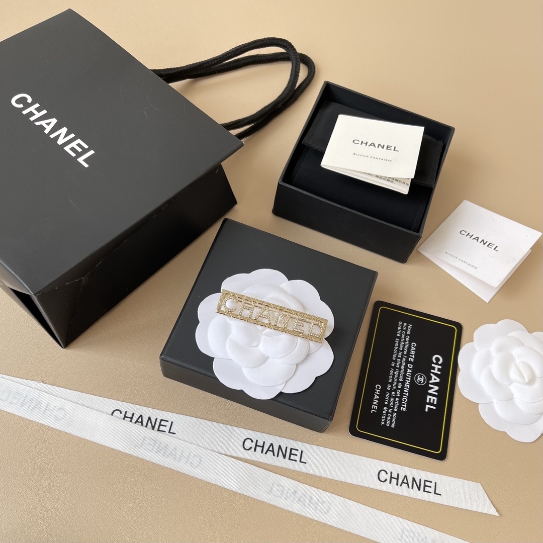 Luxury Chanel Lettering Brooch Gold-Tone Crystal Designer Pin