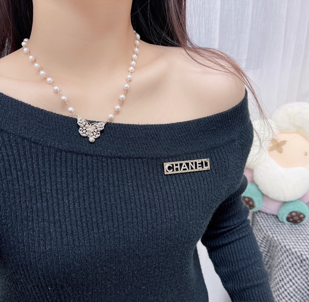 Luxury Chanel Lettering Brooch Gold-Tone Crystal Designer Pin