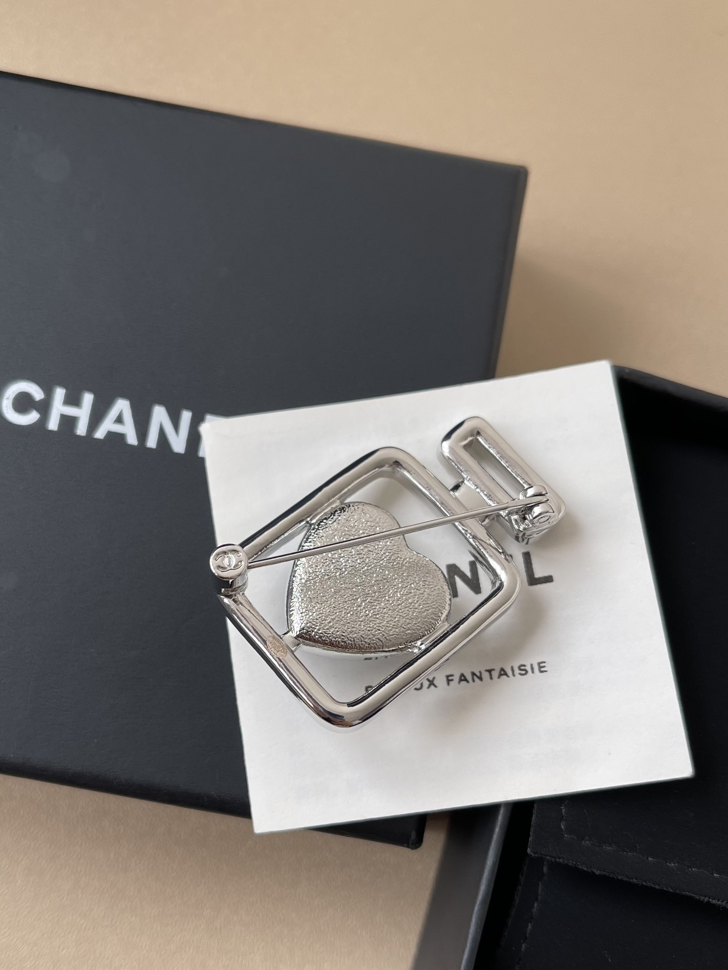 Luxury Crystal Perfume Bottle Brooch with Blue Heart Logo