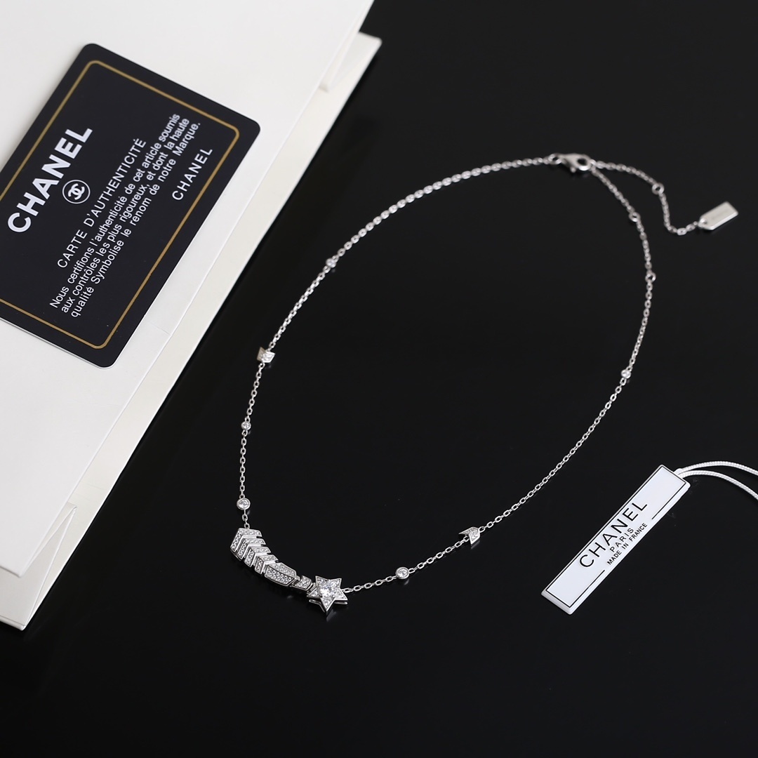 Luxury Chanel Comète Shooting Star Necklace in Silver with Crystals