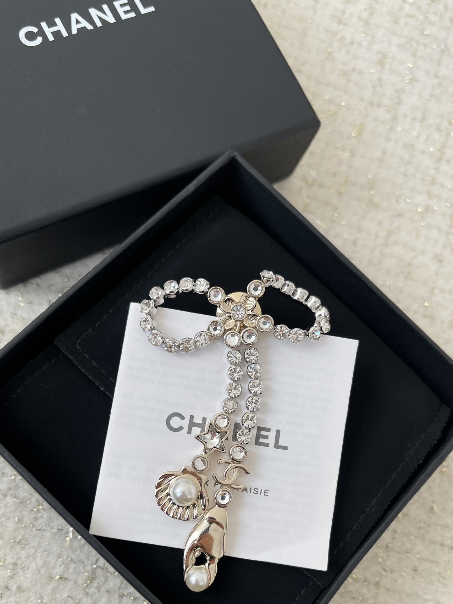 Luxury Crystal Bow Brooch with Pearl Charms and Designer Logo