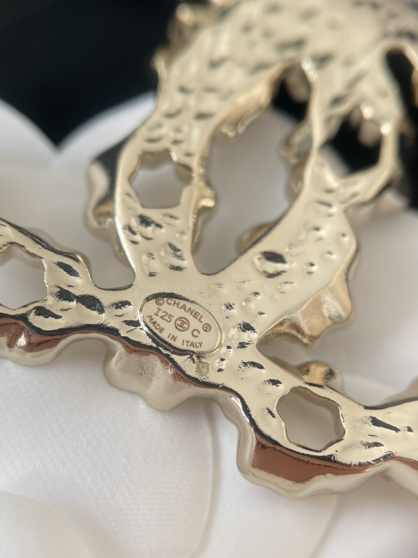 Elegant Camellia Floral Brooch - Gold Metal & Strass Crystal Pin