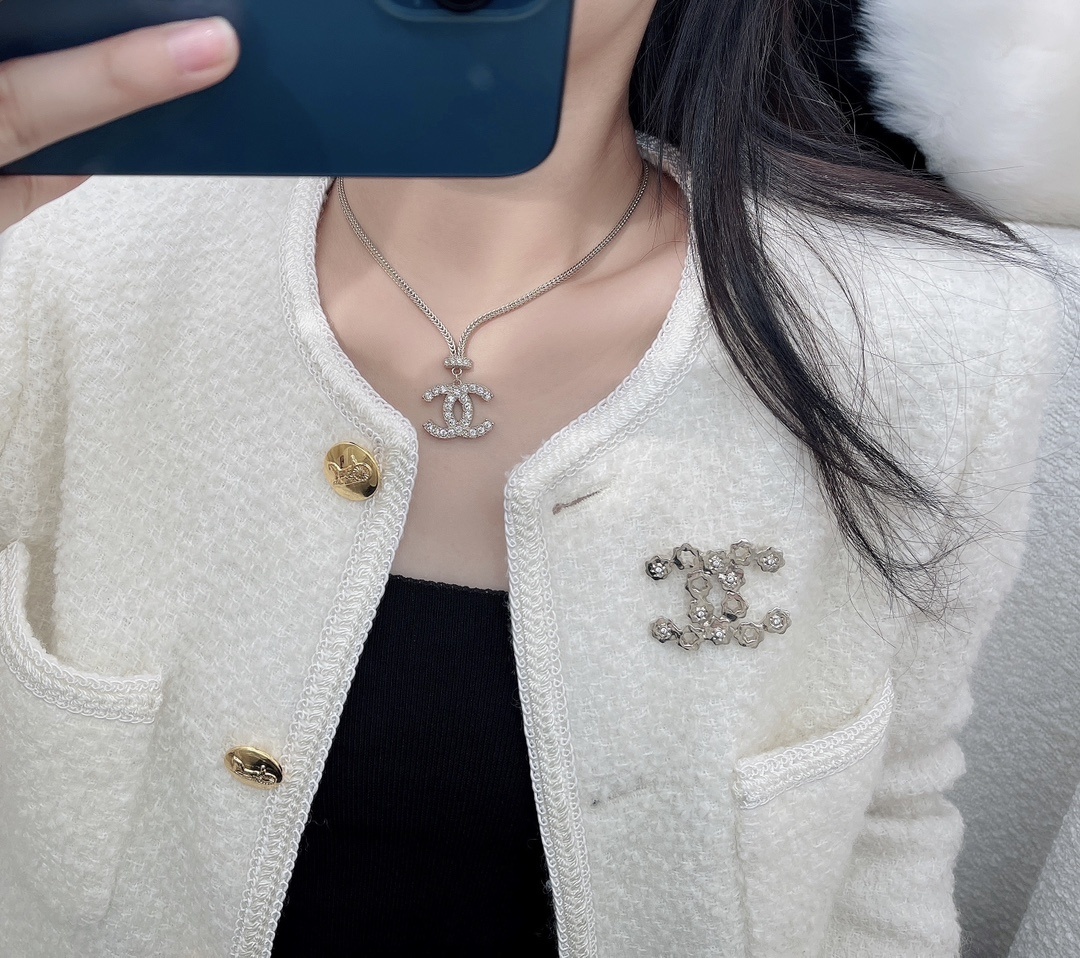 Elegant Camellia Floral Brooch - Gold Metal & Strass Crystal Pin