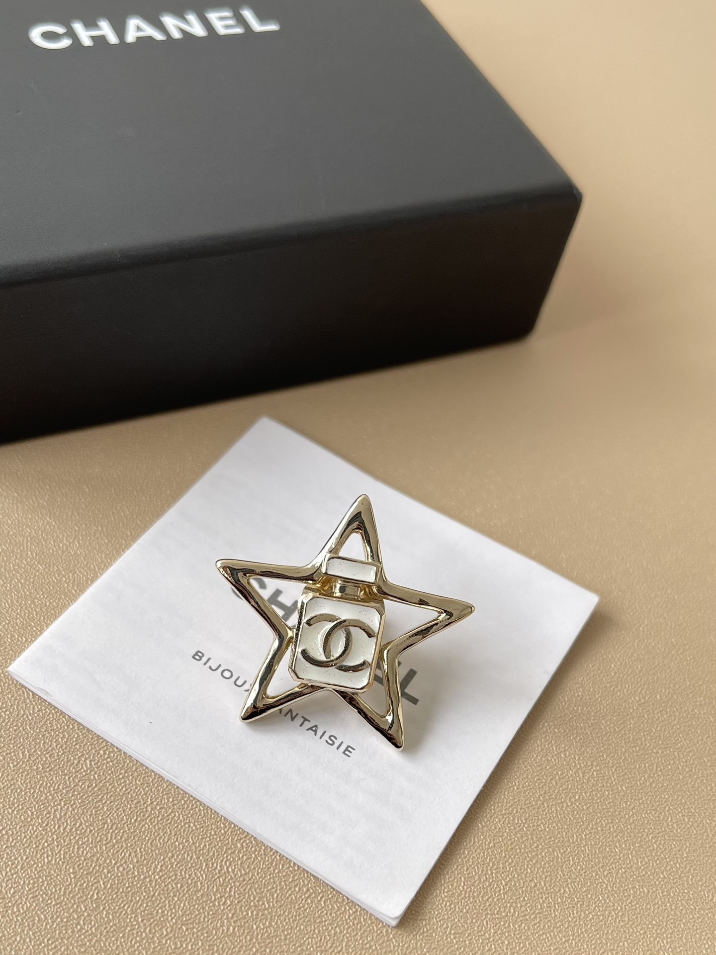 Luxury Gold Star Perfume Bottle Brooch - Designer Inspired Pin