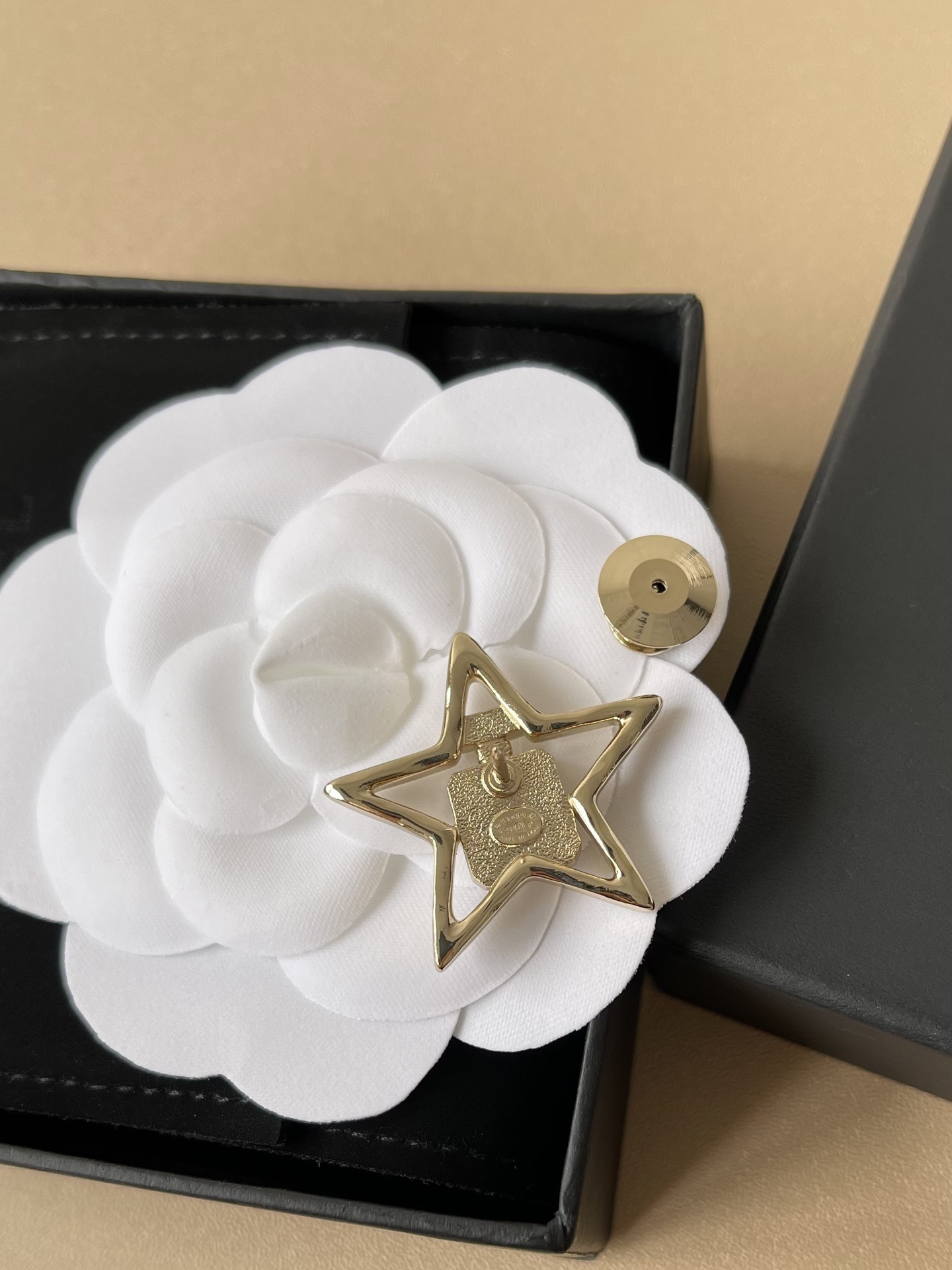 Luxury Gold Star Perfume Bottle Brooch - Designer Inspired Pin