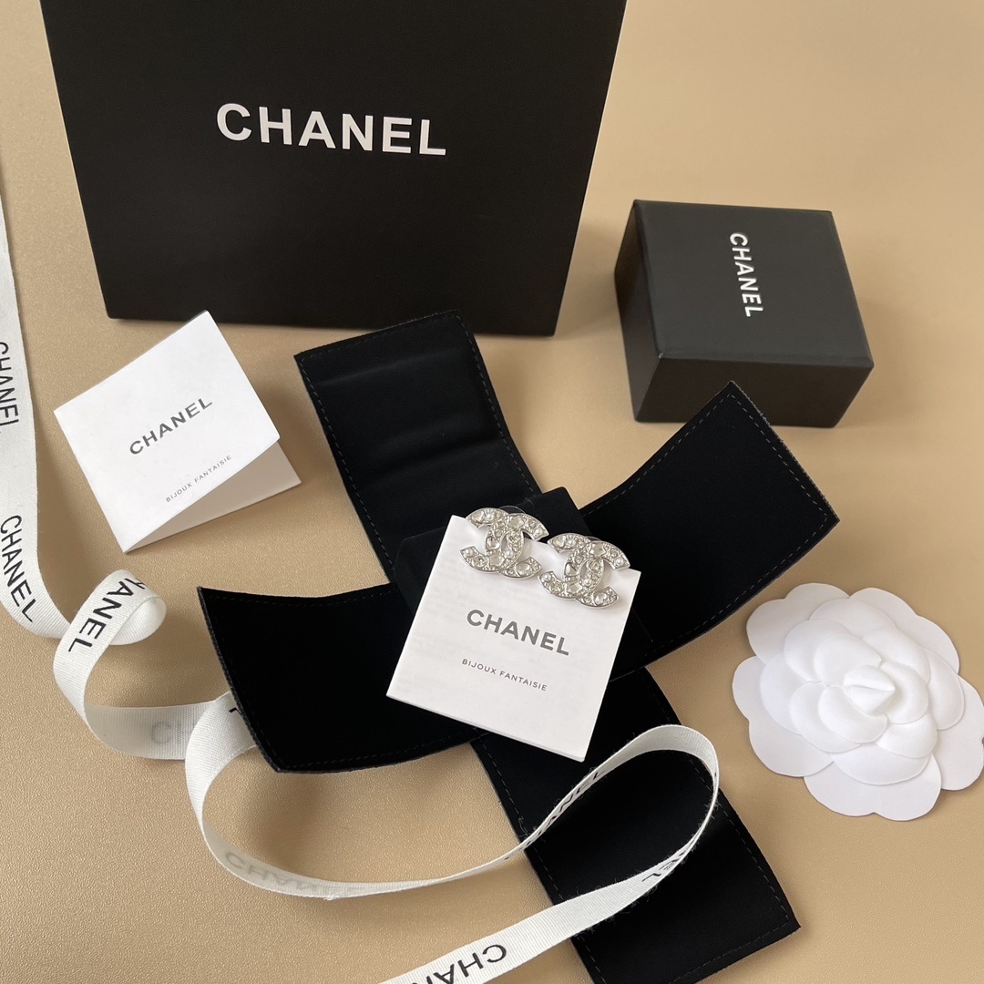 Luxury Silver CC Stud Earrings with Crystal Hearts and Stars