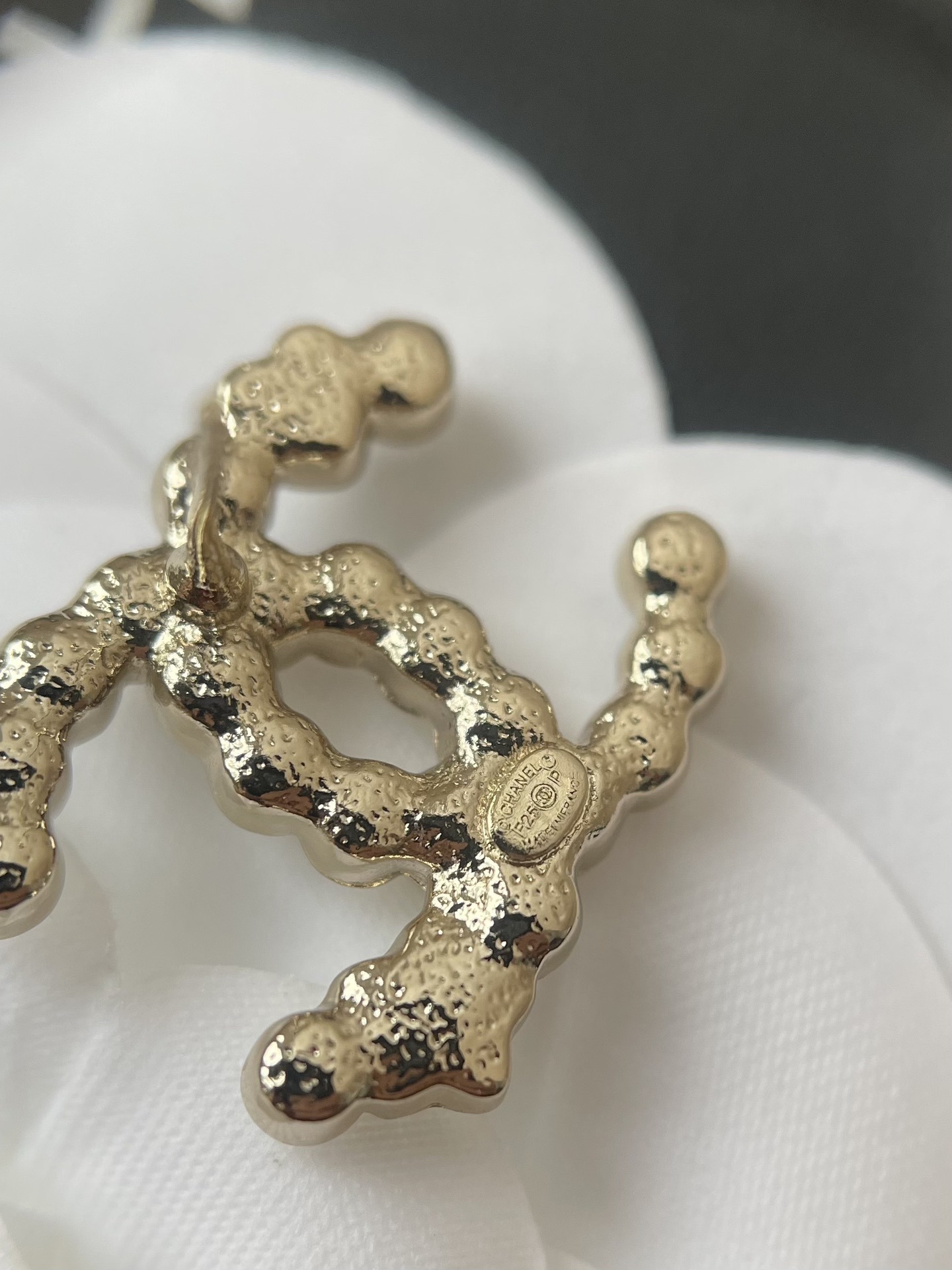 Elegant Crystal & Pearl Double C Logo Stud Earrings