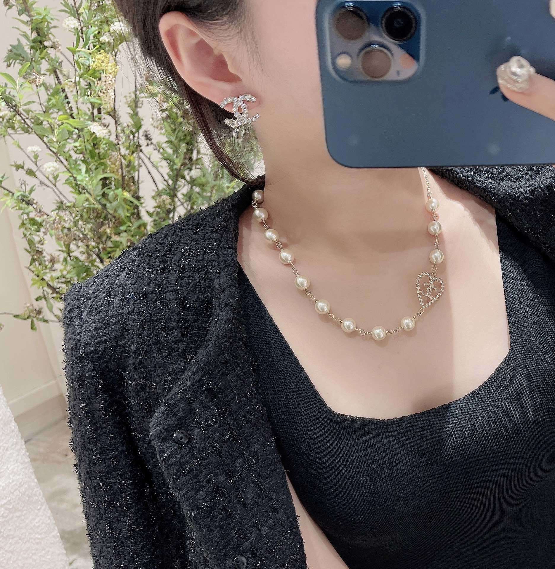 Elegant Crystal & Pearl Double C Logo Stud Earrings