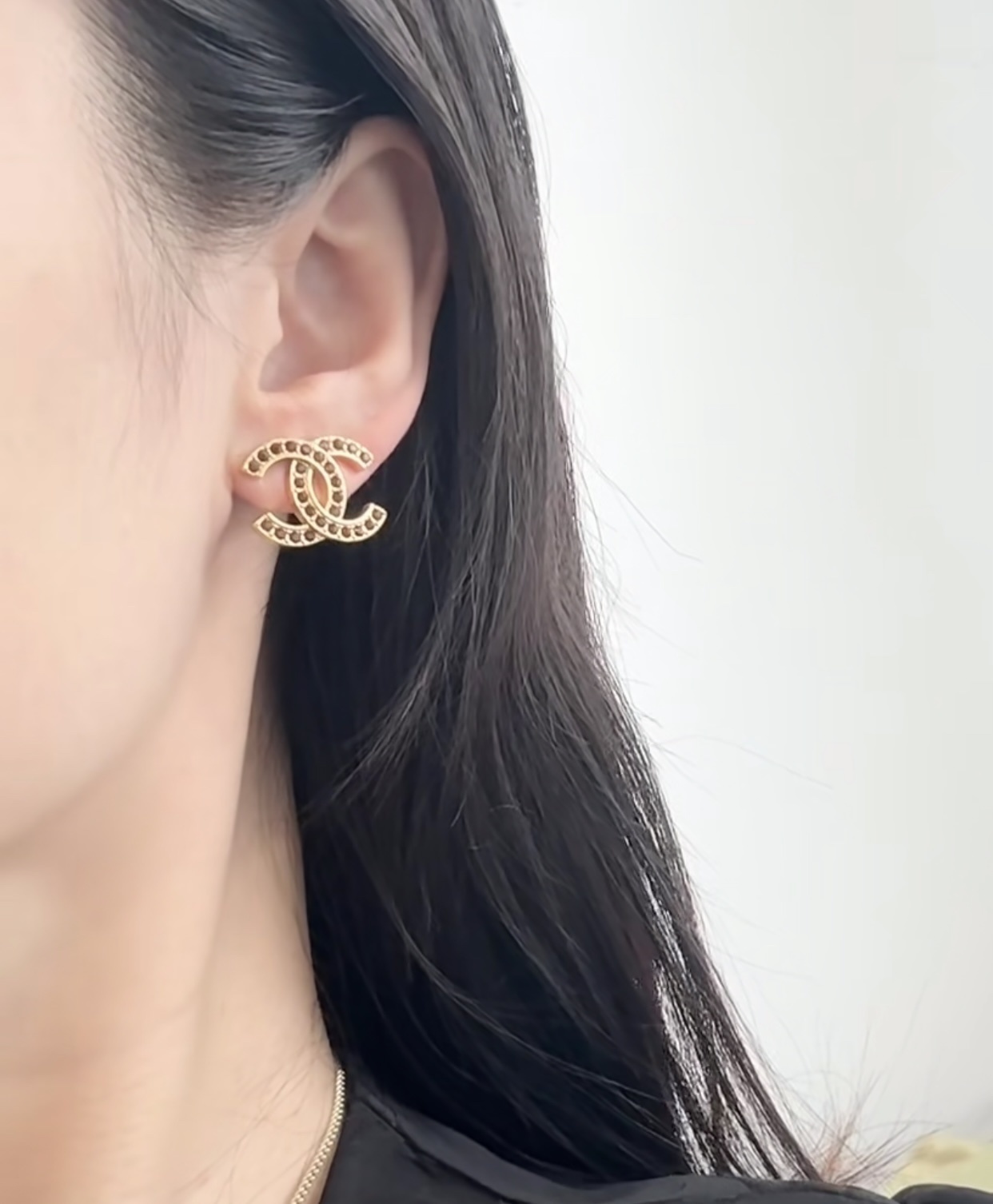 Luxury Chanel CC Logo Crystal Stud Earrings - Gold & Amber