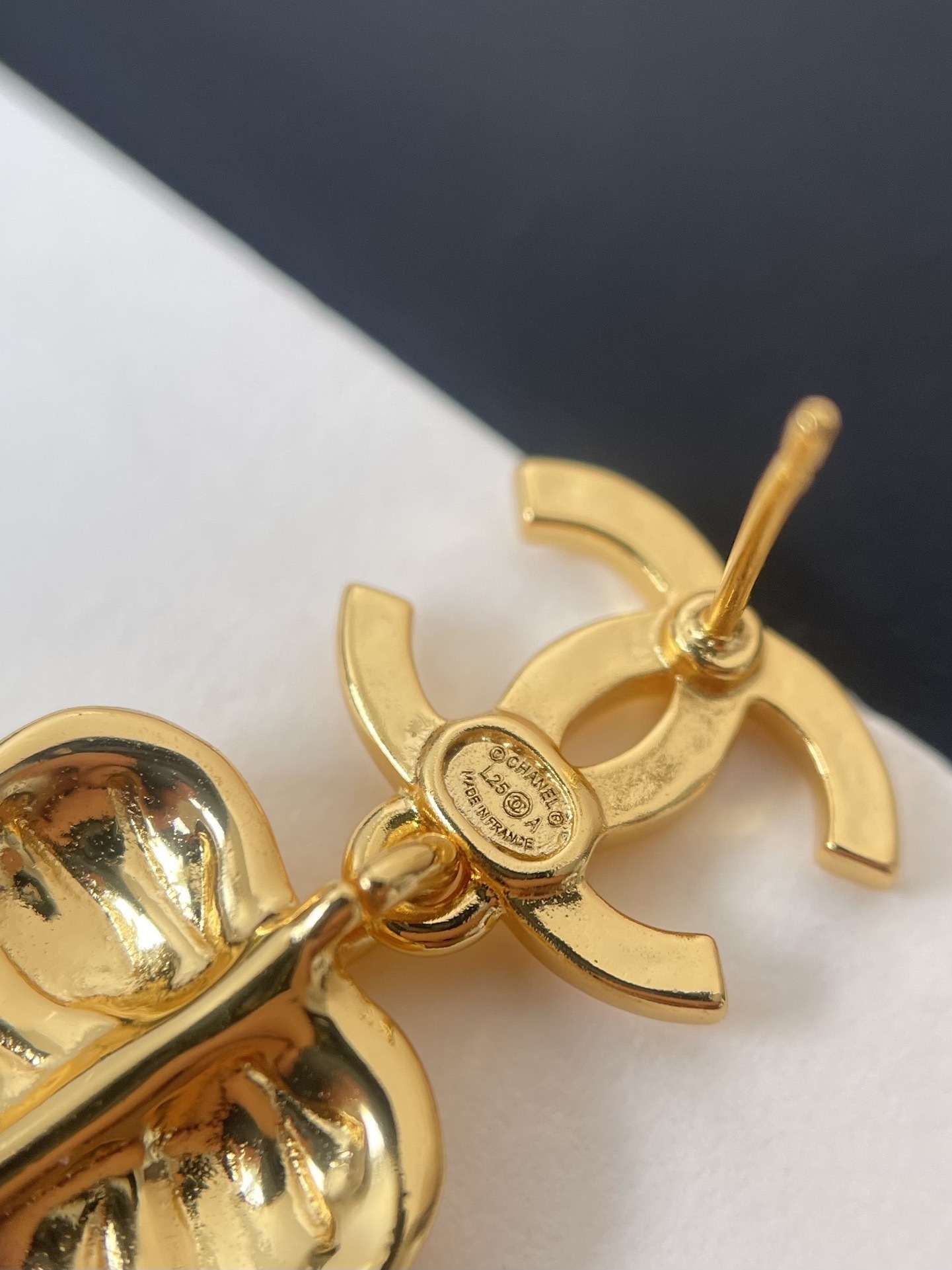 Elegant Gold CC Logo Heart Drop Earrings - Luxury Fashion