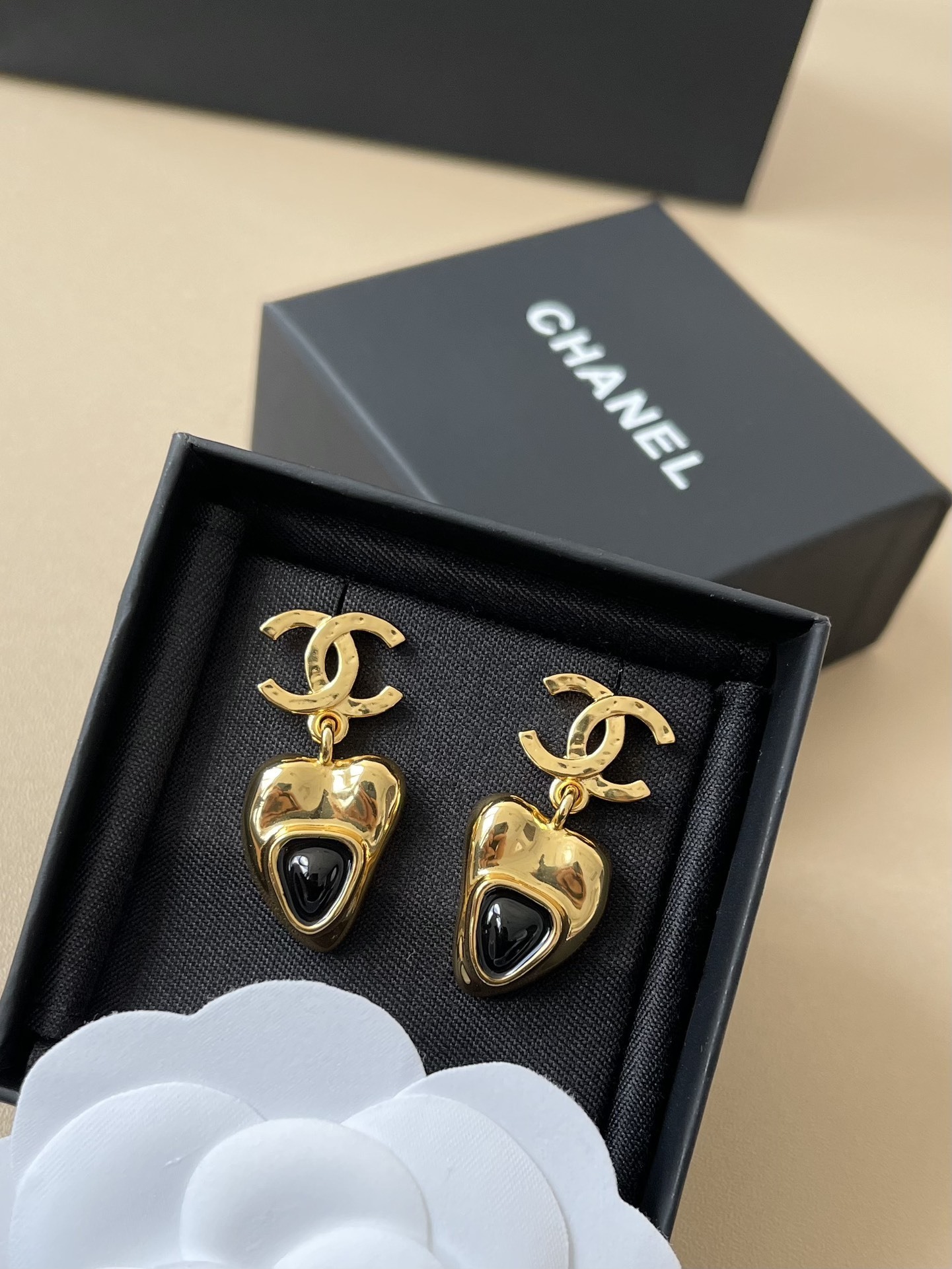 Elegant Gold CC Logo Heart Drop Earrings - Luxury Fashion