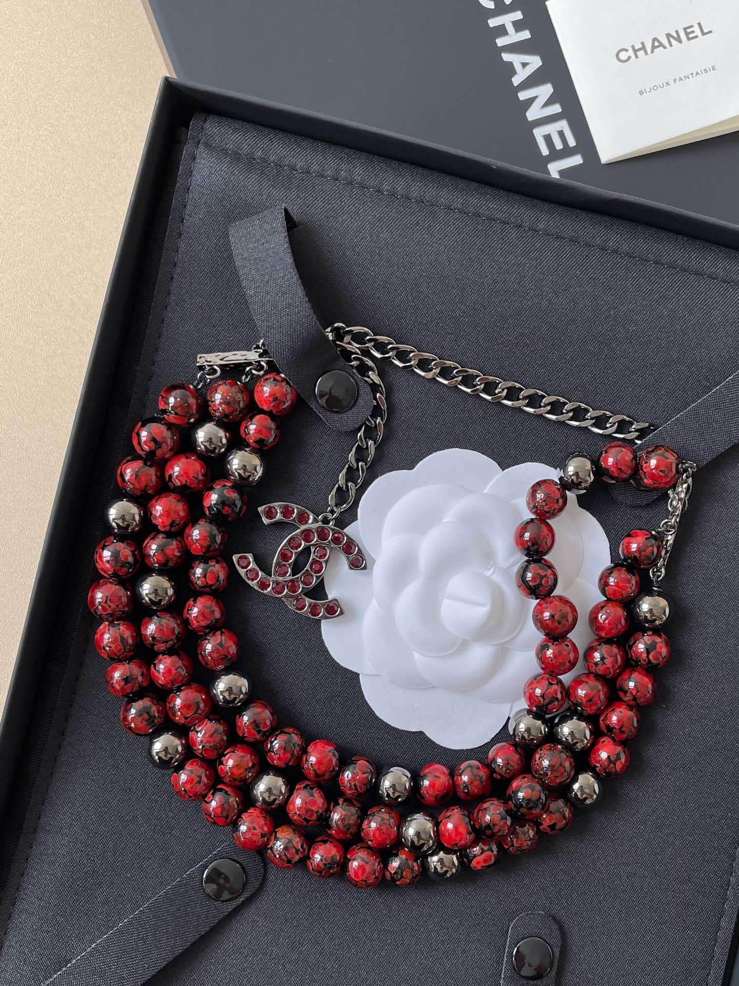 Luxury Chanel Costume Jewelry Collection - Elegant Necklaces & Earrings