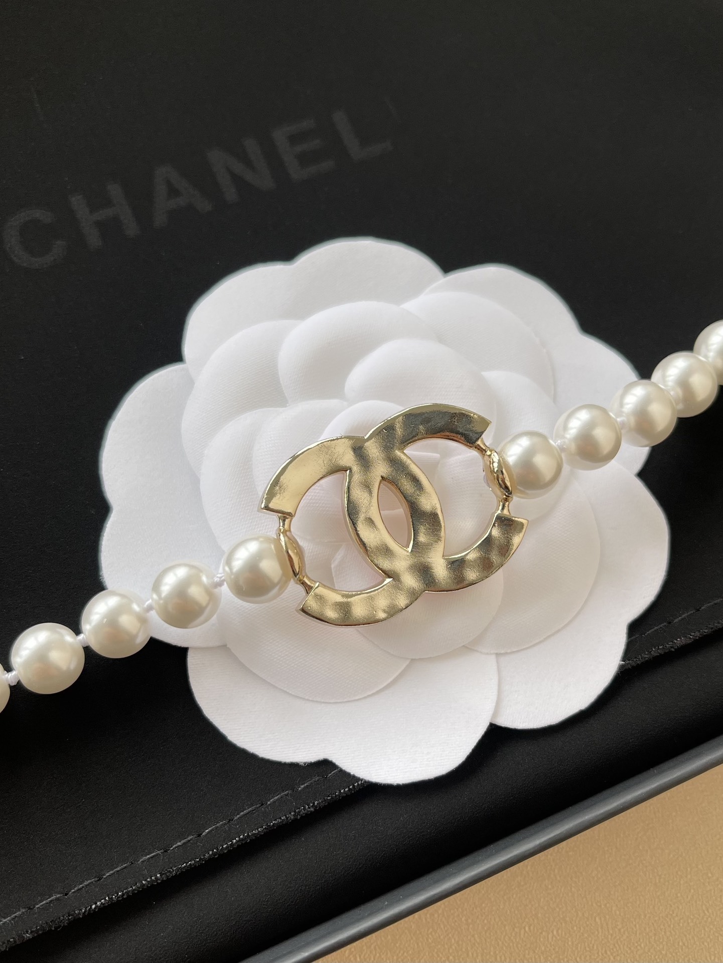 Elegant Pearl Choker Necklace with Pink Enamel CC Logo Pendant