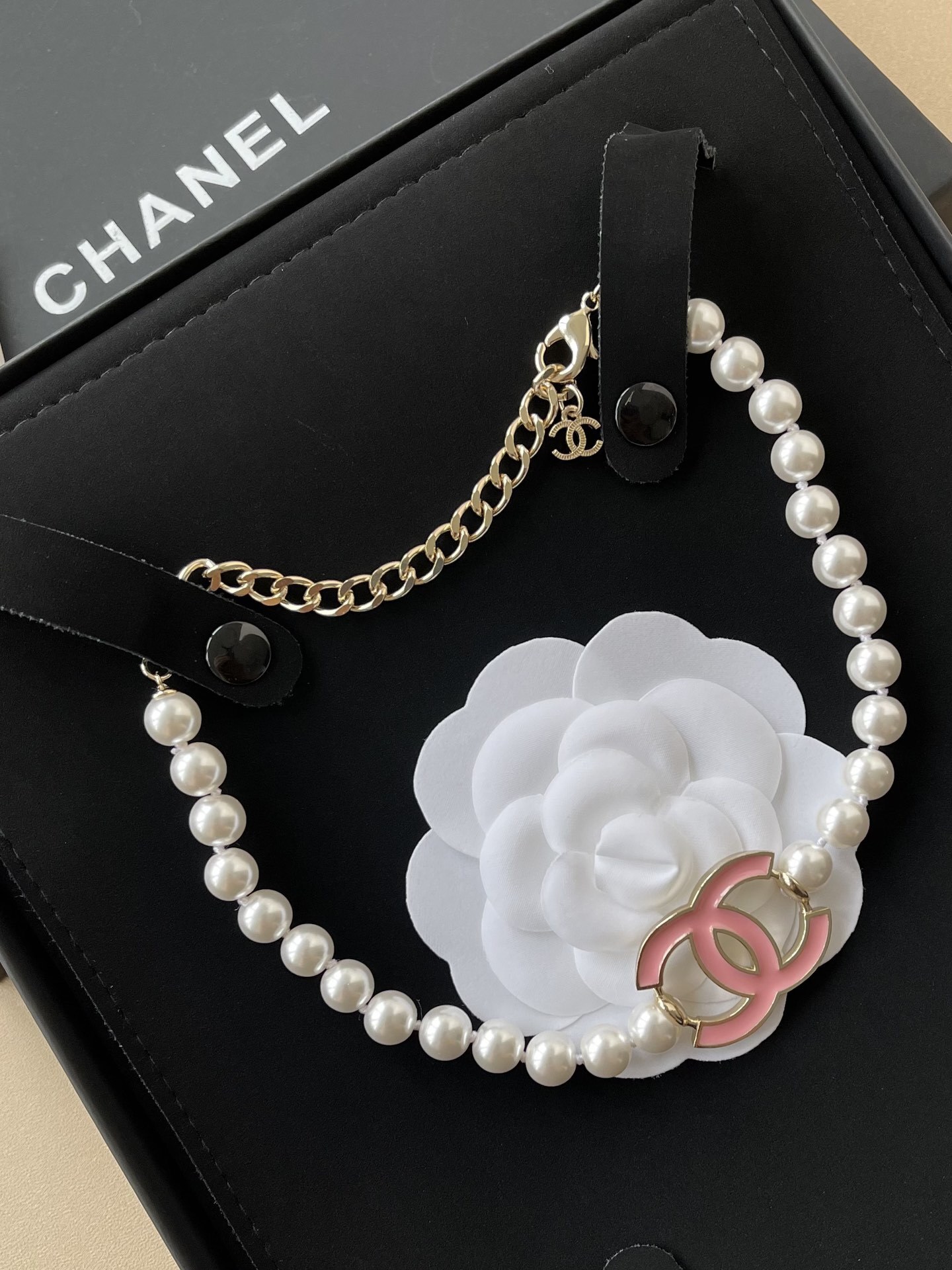 Elegant Pearl Choker Necklace with Pink Enamel CC Logo Pendant