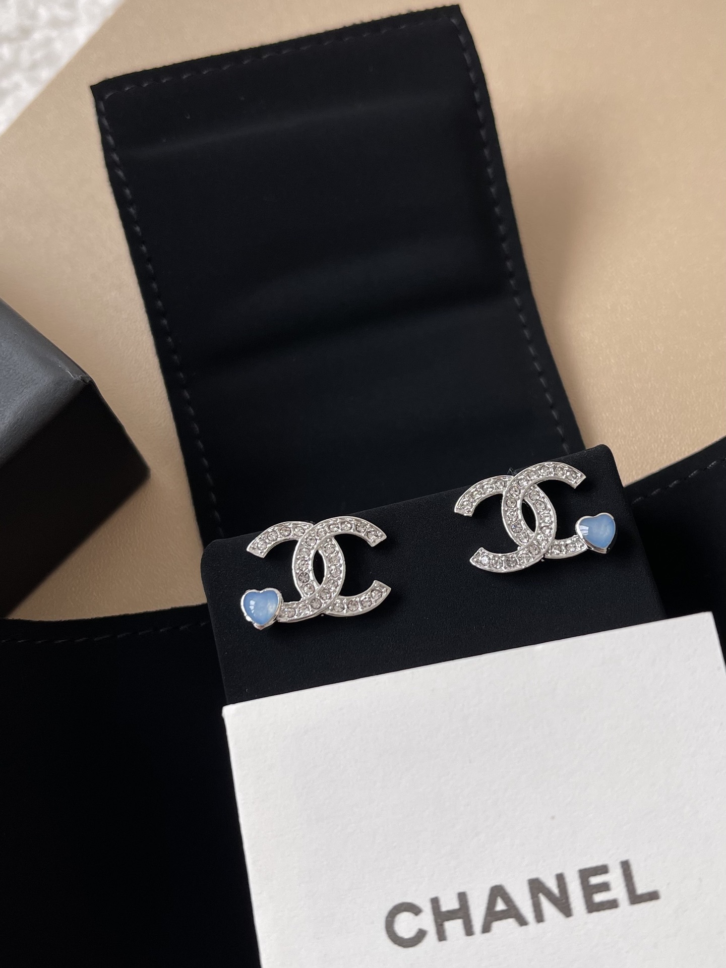 Luxury CC Logo Crystal Stud Earrings with Blue Heart Charm
