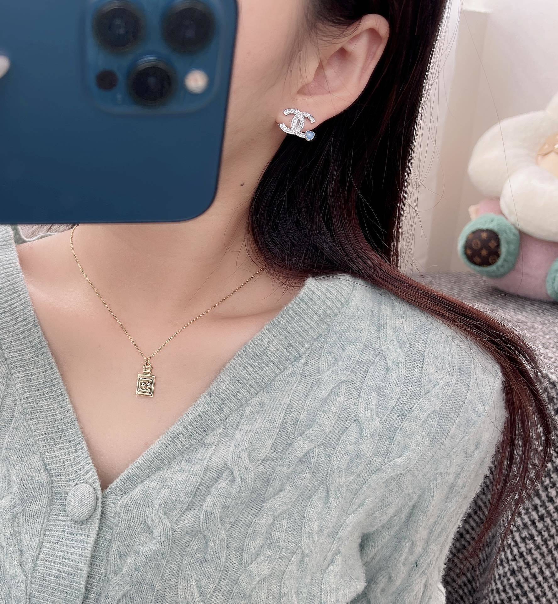 Luxury CC Logo Crystal Stud Earrings with Blue Heart Charm