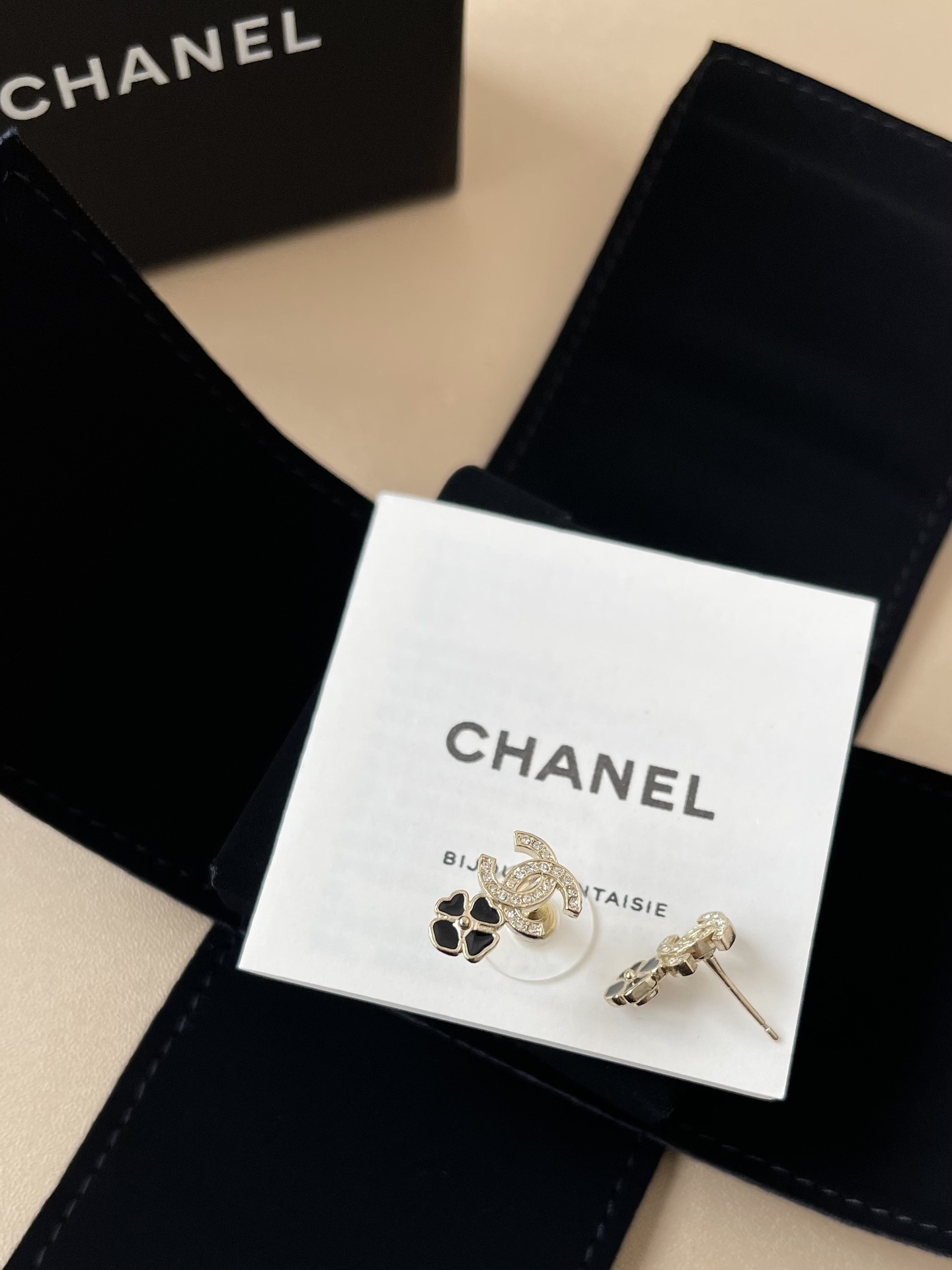 Luxury CC Logo Camellia Flower Earrings with Crystals and Pearls