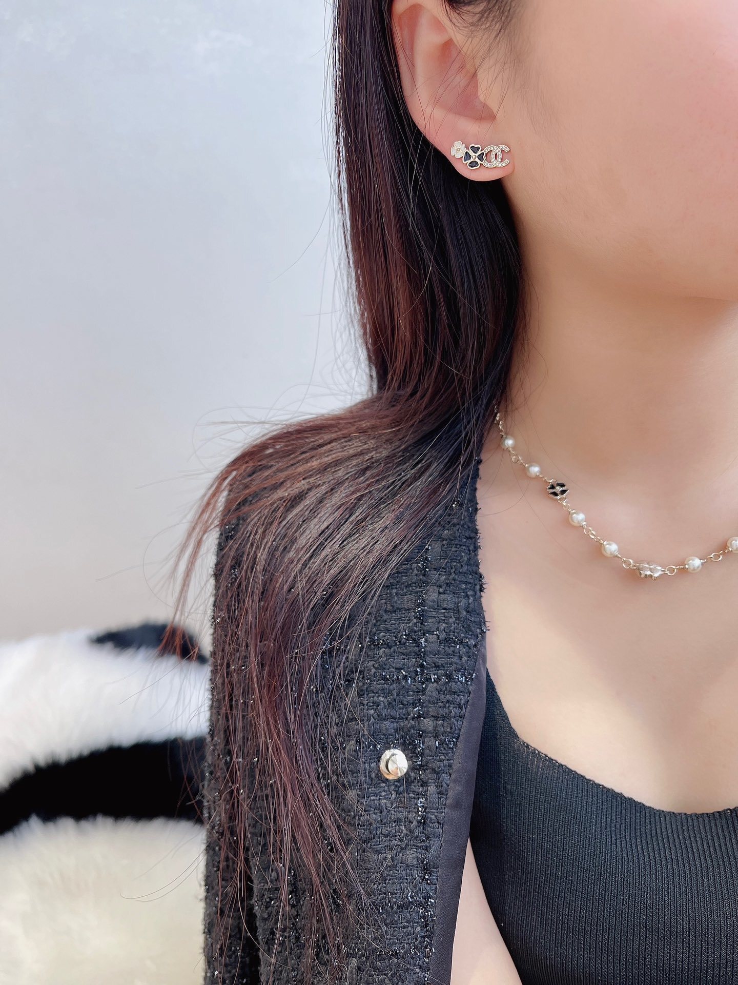 Elegant Chanel CC Logo Camellia Flower Crystal Earrings - Gold