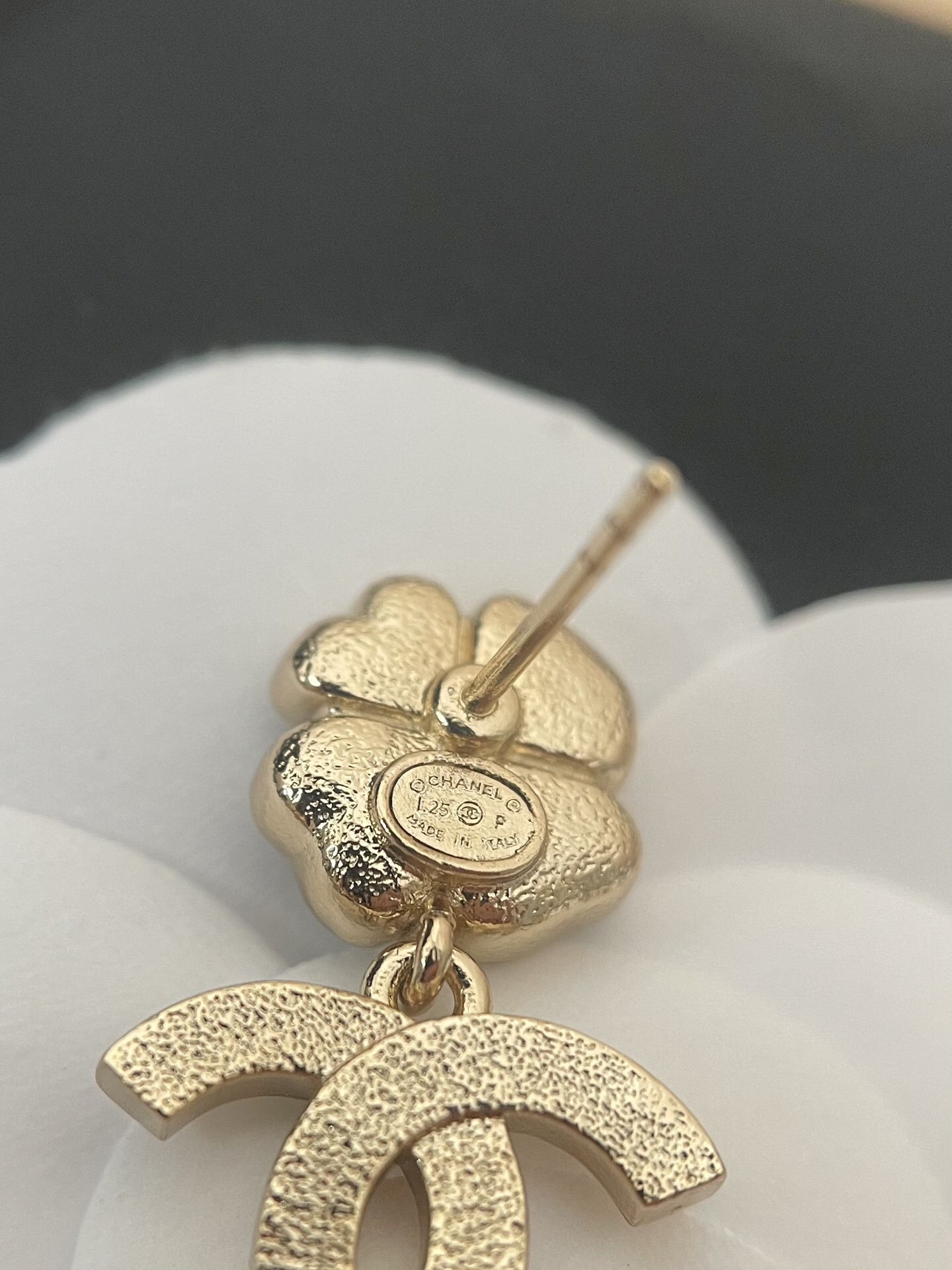 Luxury Crystal CC Logo Black Flower Drop Earrings - Gold Tone