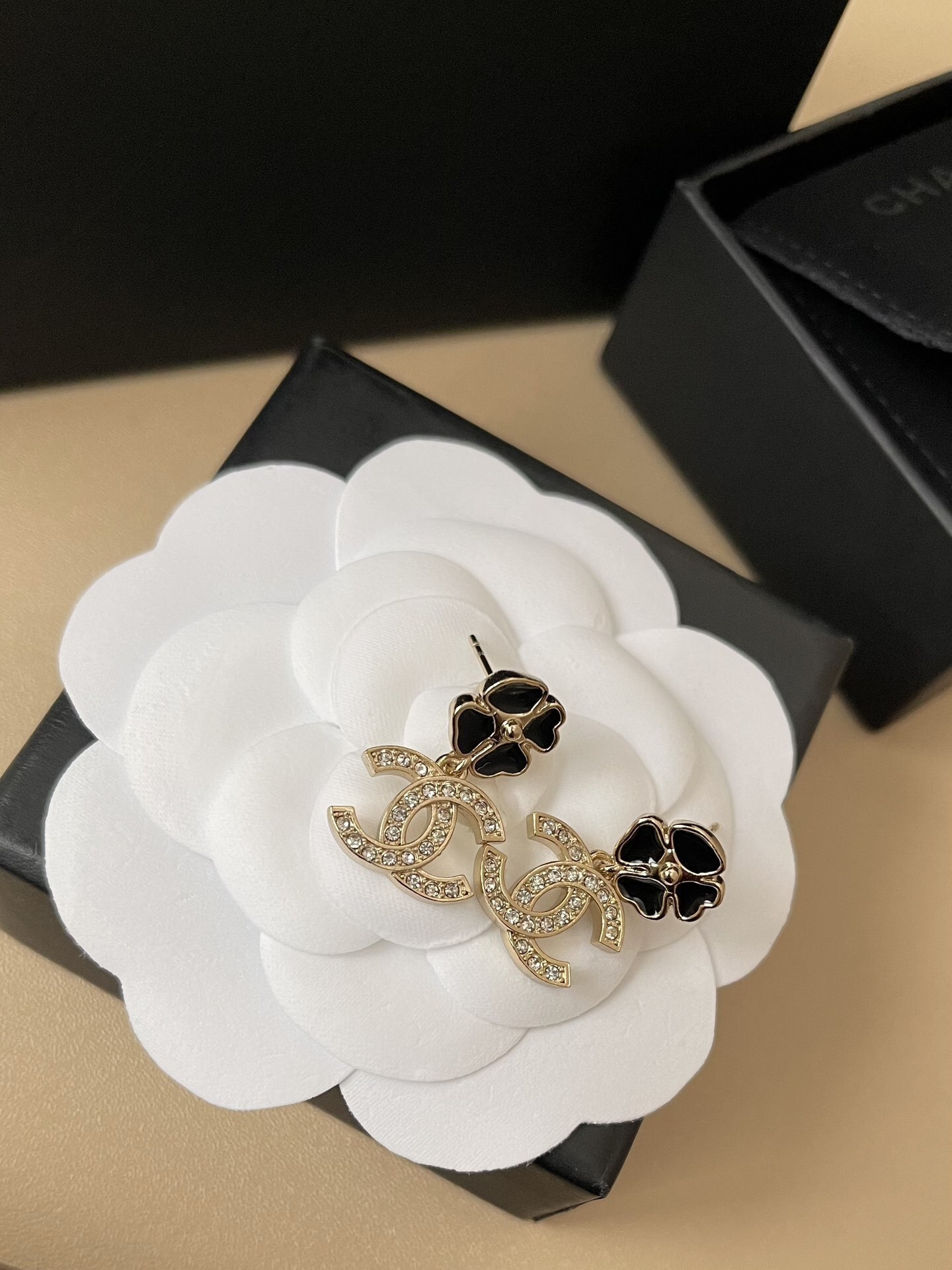 Luxury Crystal CC Logo Black Flower Drop Earrings - Gold Tone