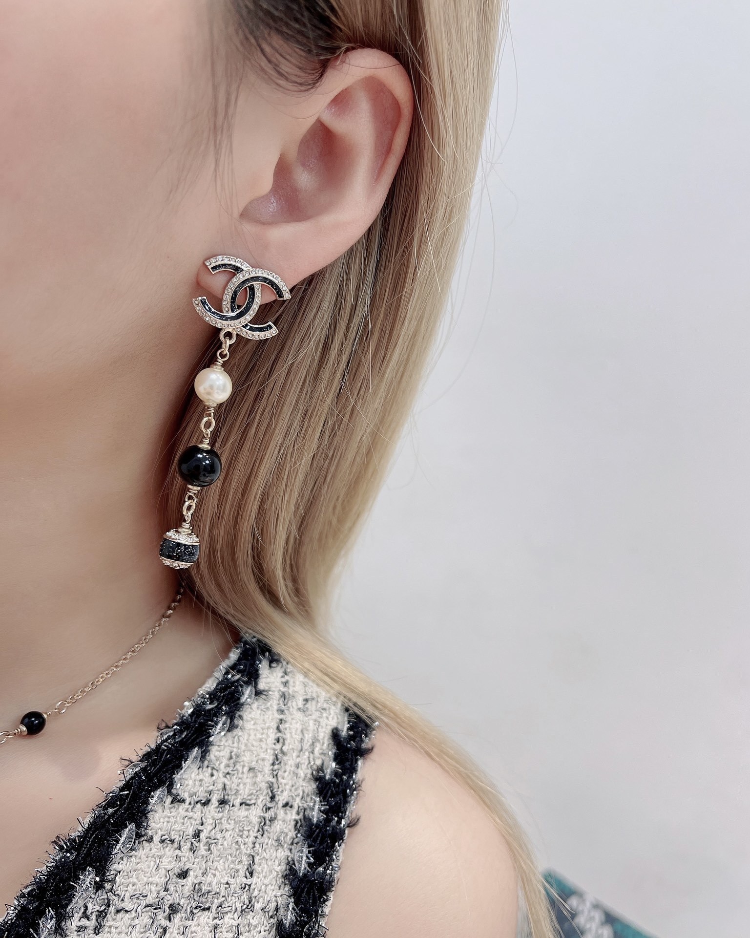 Luxury CC Logo Crystal Drop Earrings with Pearl & Black Beads