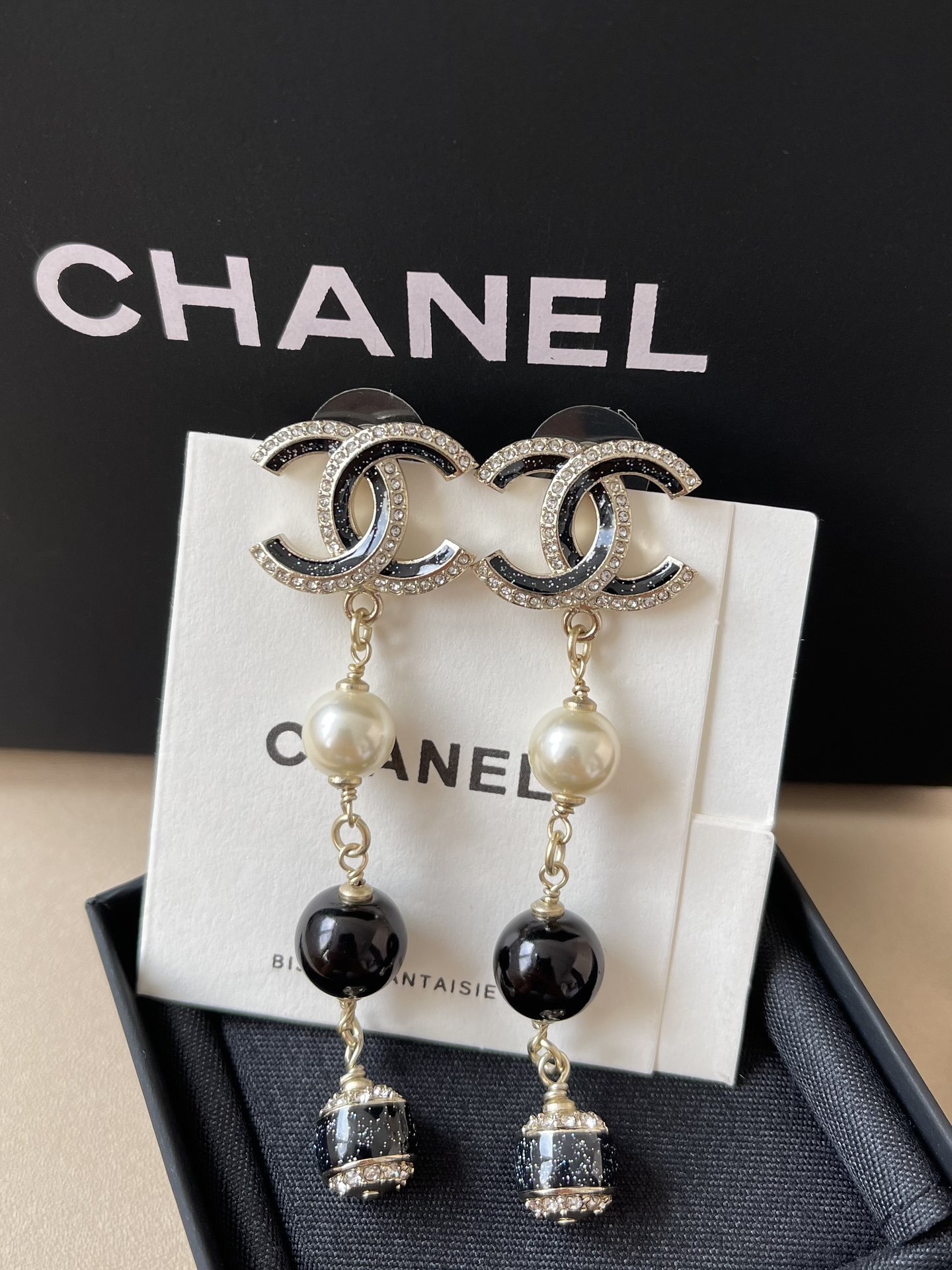 Luxury CC Logo Crystal Drop Earrings with Pearl & Black Beads