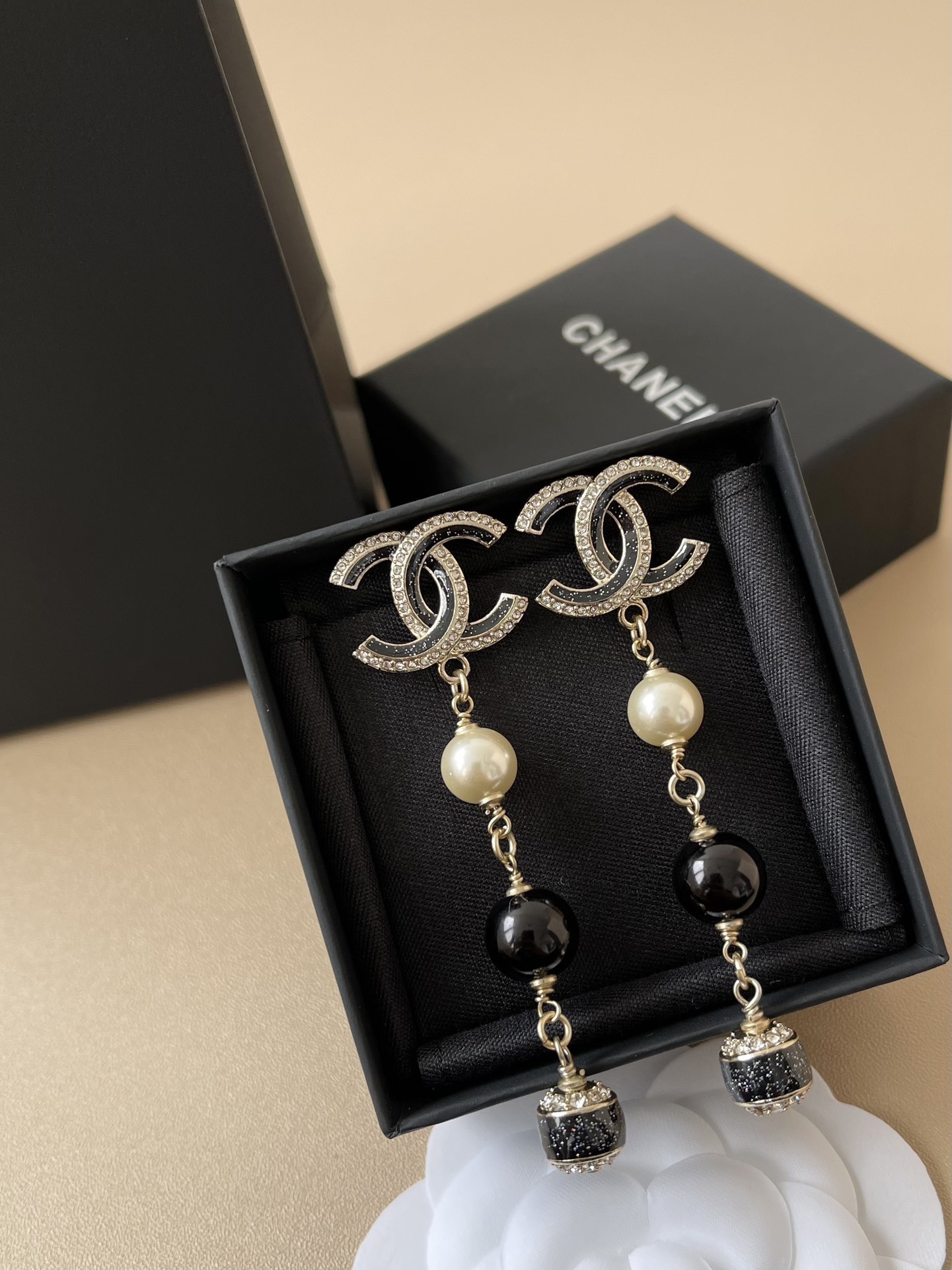 Luxury CC Logo Crystal Drop Earrings with Pearl & Black Beads