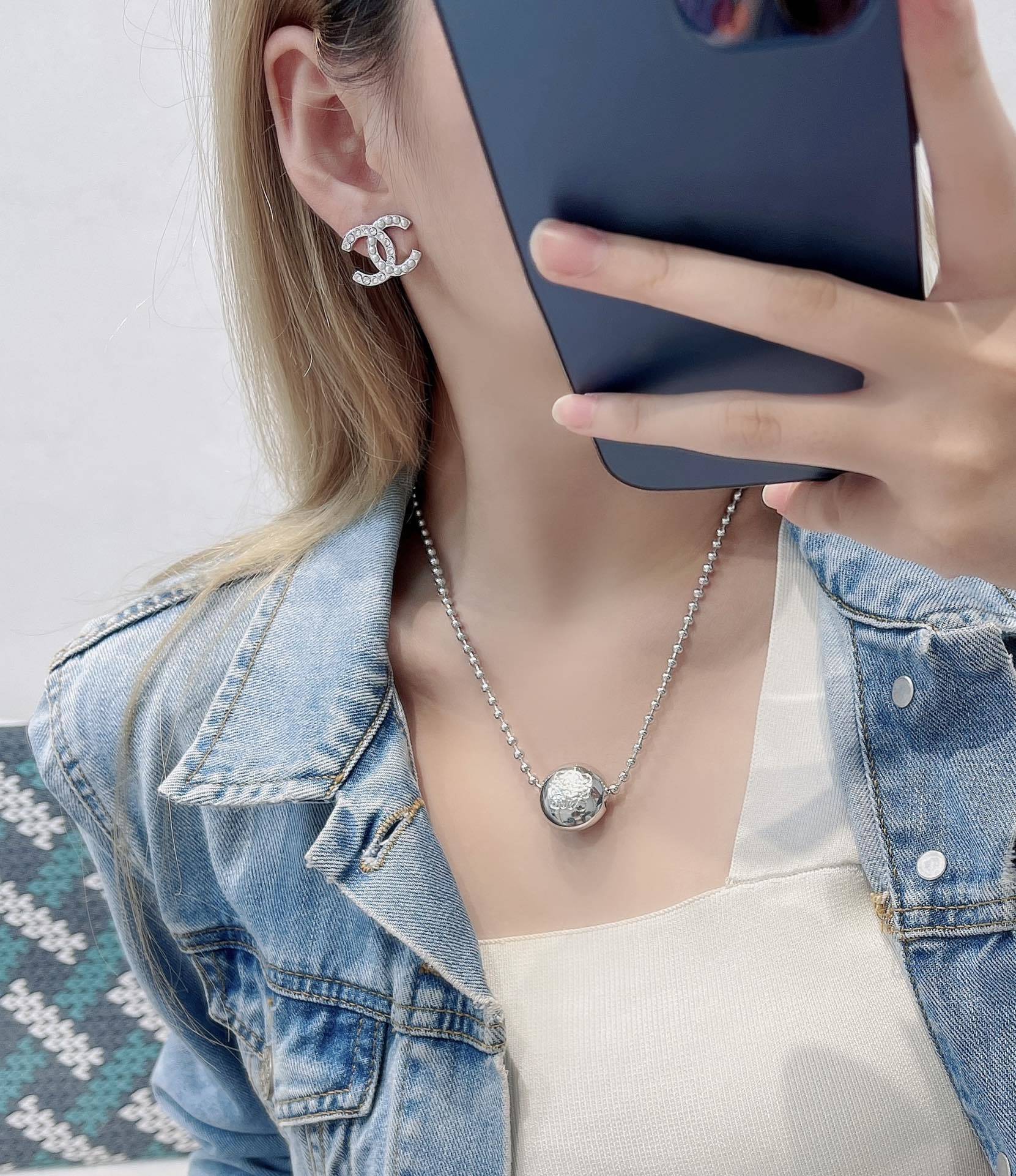 Luxury Chanel CC Logo Earrings with Pearls and Crystals - Silver