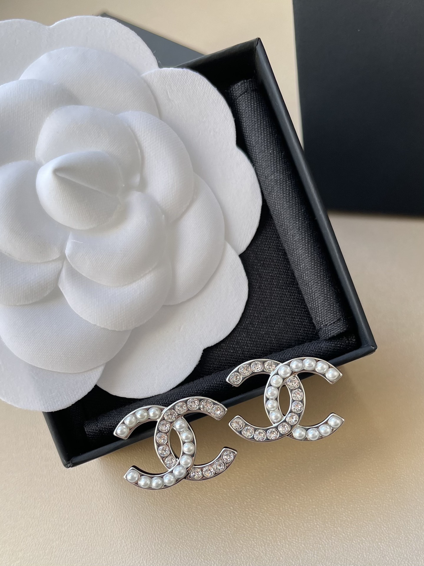 Luxury Chanel CC Logo Earrings with Pearls and Crystals - Silver