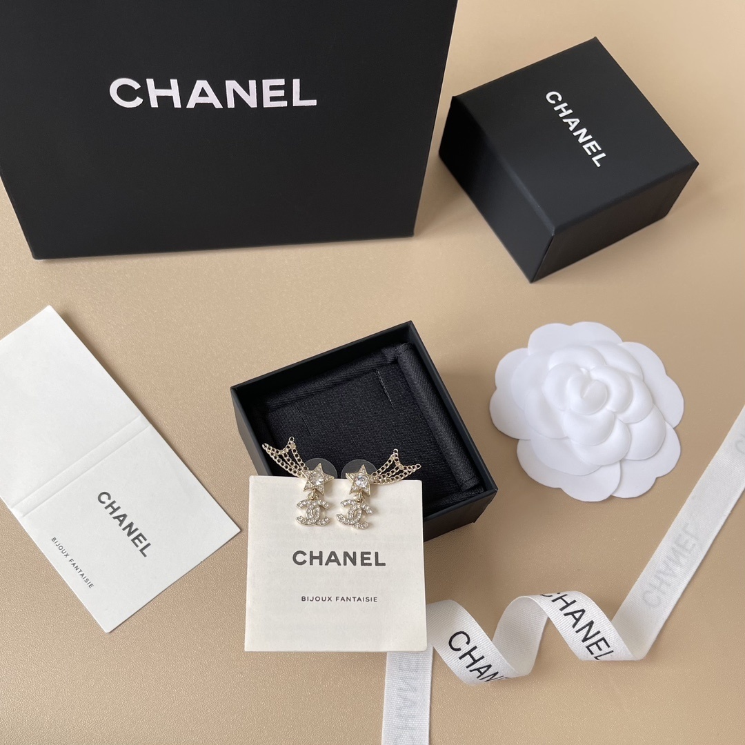 Luxury Chanel Star & CC Logo Crystal Drop Earrings - Gold Tone