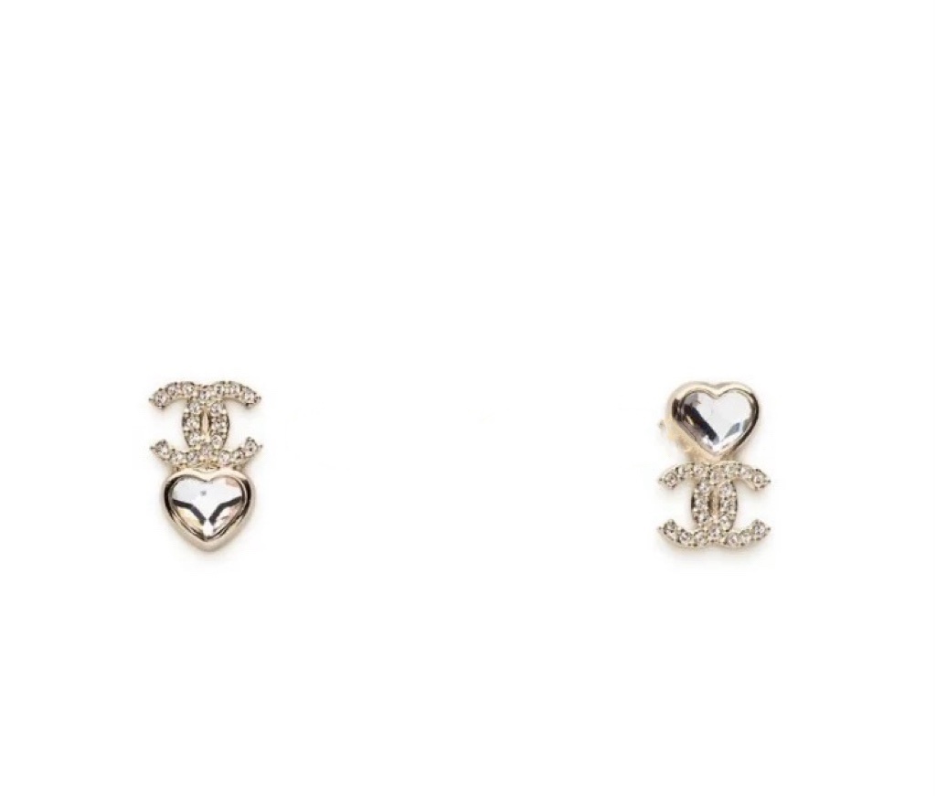 Elegant CC Logo Crystal Heart Drop Earrings – Luxury Designer Style